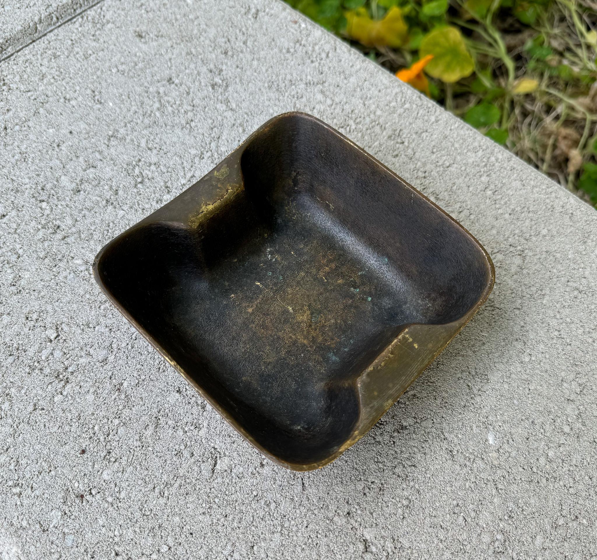 Posacenere / Ciotola in ottone modernista Werkstätte Hagenauer, Austria, anni '50 In condizioni buone in vendita a San Juan Capistrano, CA