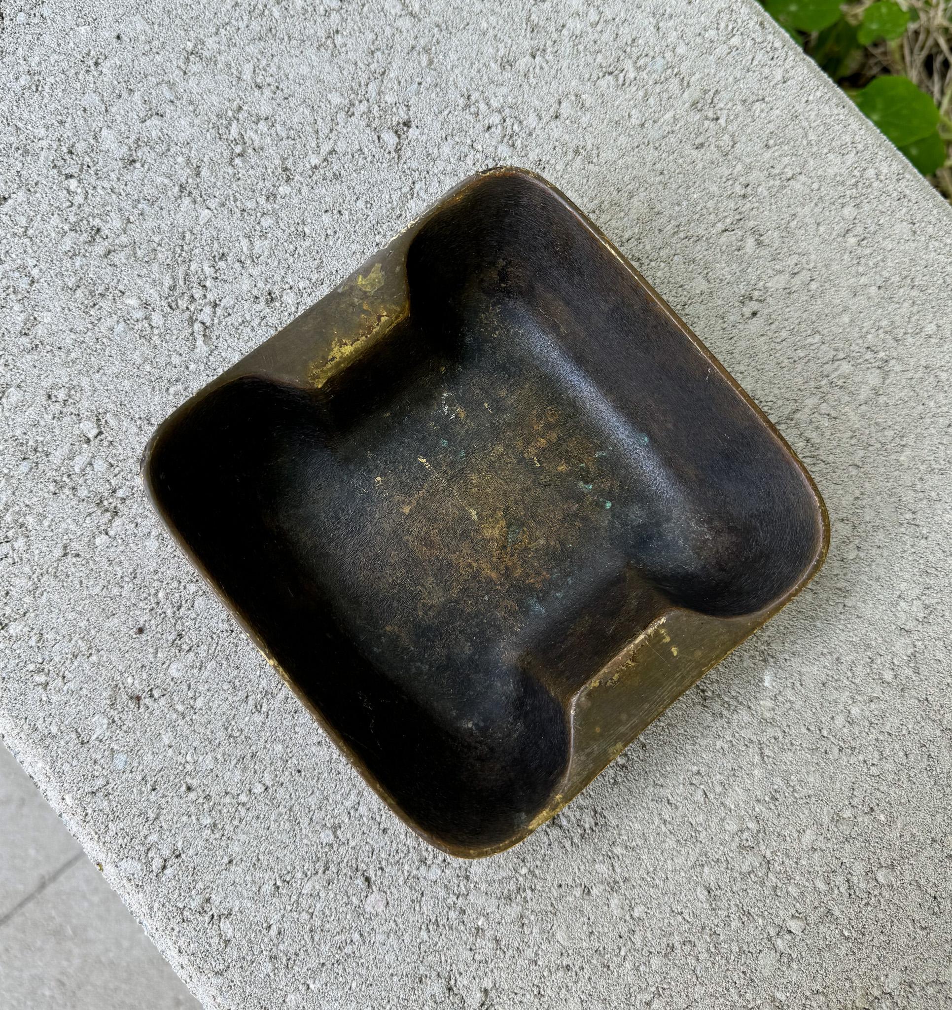 Posacenere / Ciotola in ottone modernista Werkstätte Hagenauer, Austria, anni '50 in vendita 1