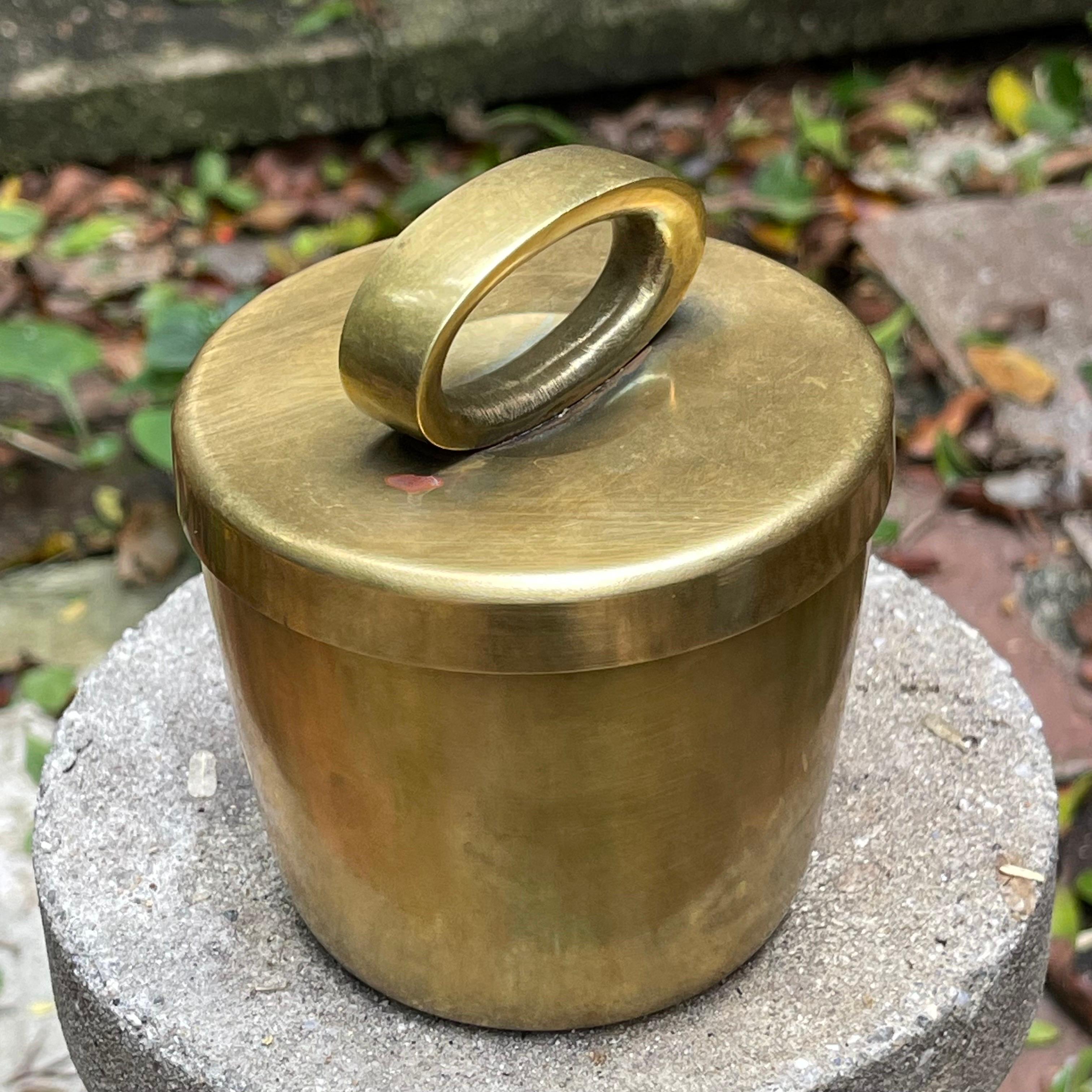 Werkstätte Hagenauer Wien Modernist Hand Wrought Brass Lidded Box Vessel For Sale 4