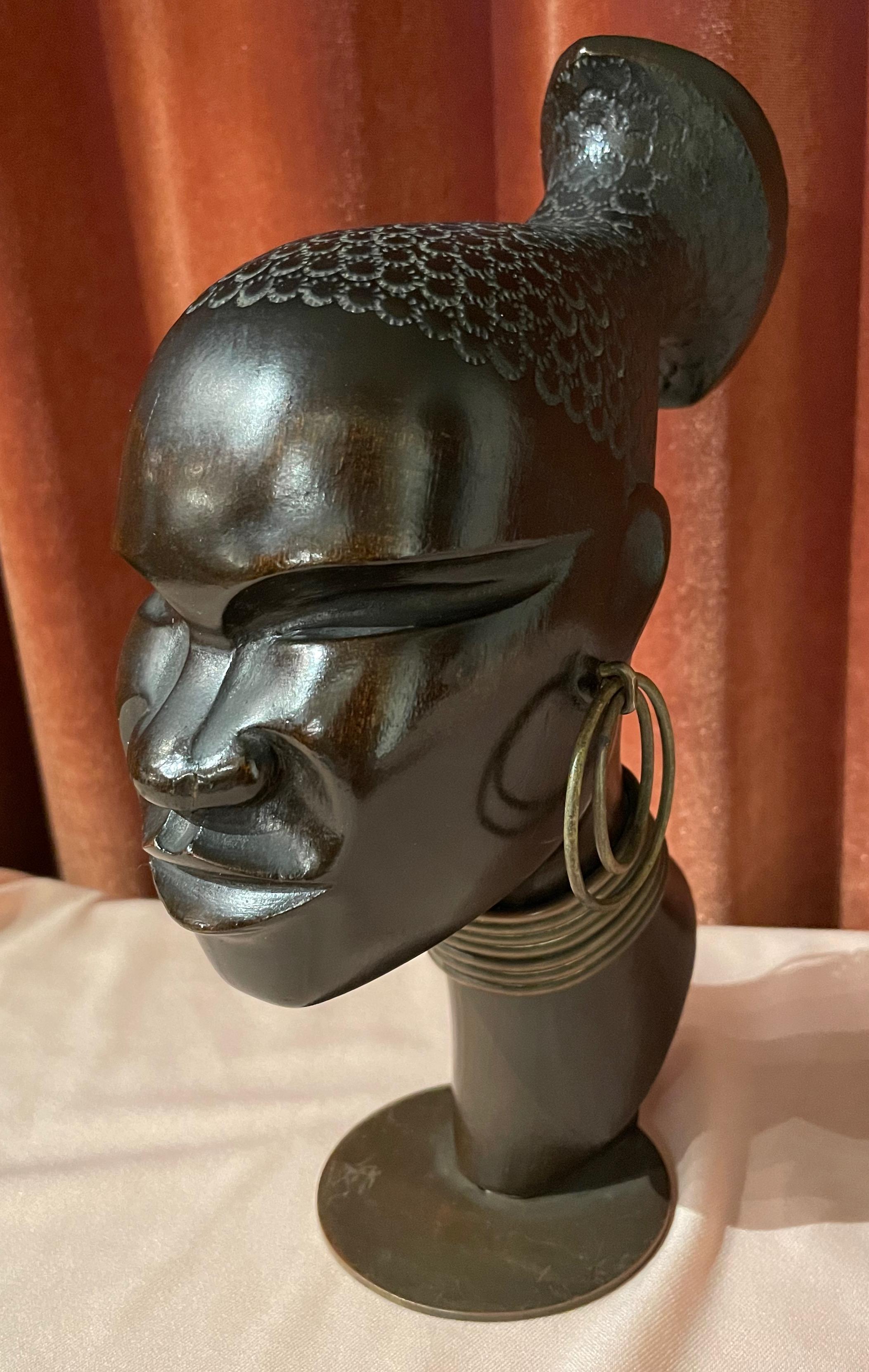 Hagenauer Carved Wood with Bronze Base Sculpture Head of African Woman, 1930 For Sale 1