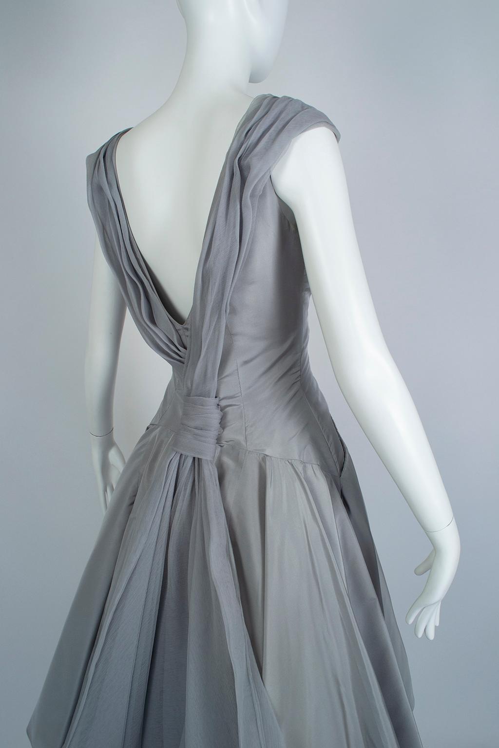 Werlé Beverly Hills Dove Gray Bib-Front Ballerina Dress - Medium, 1950s For Sale 2