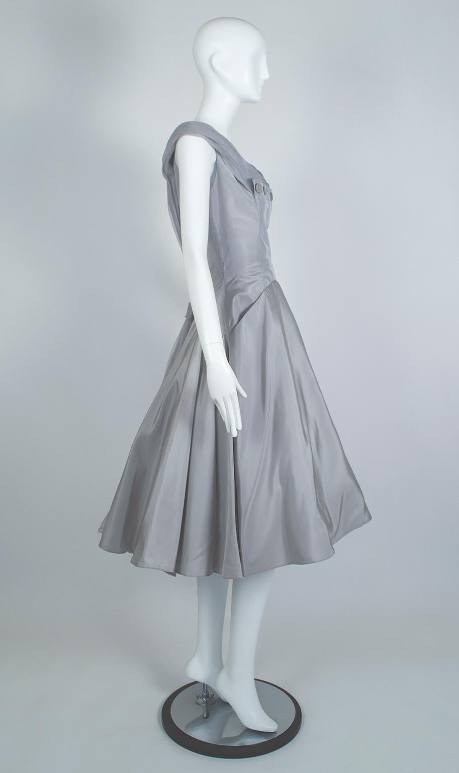 Obwohl seine Entwürfe nicht so bekannt sind wie die von Dior oder Balmain, hat Daniel Werlé atemberaubende Kleider für Hollywood-Schauspielerinnen wie Barbara Stanwyk, Gloria Swanson und Loretta Young entworfen. Sein Engagement für anspruchsvolle