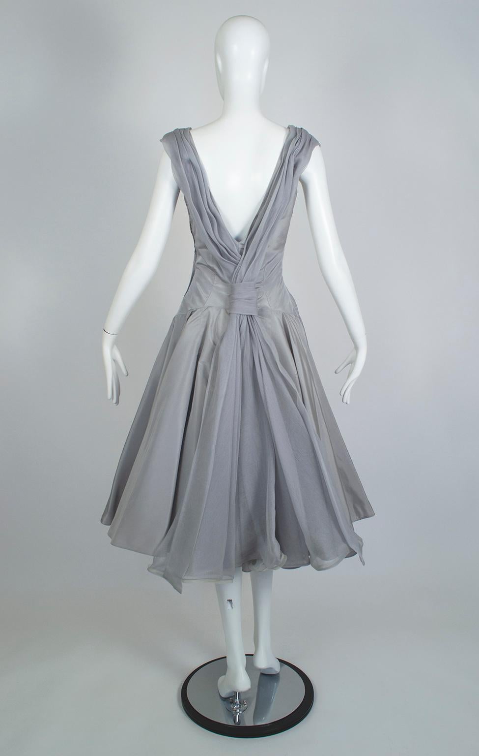 Werlé Beverly Hills Taubengraues Bib-Front-Ballerina-Kleid - Medium, 1950er Jahre (Grau) im Angebot