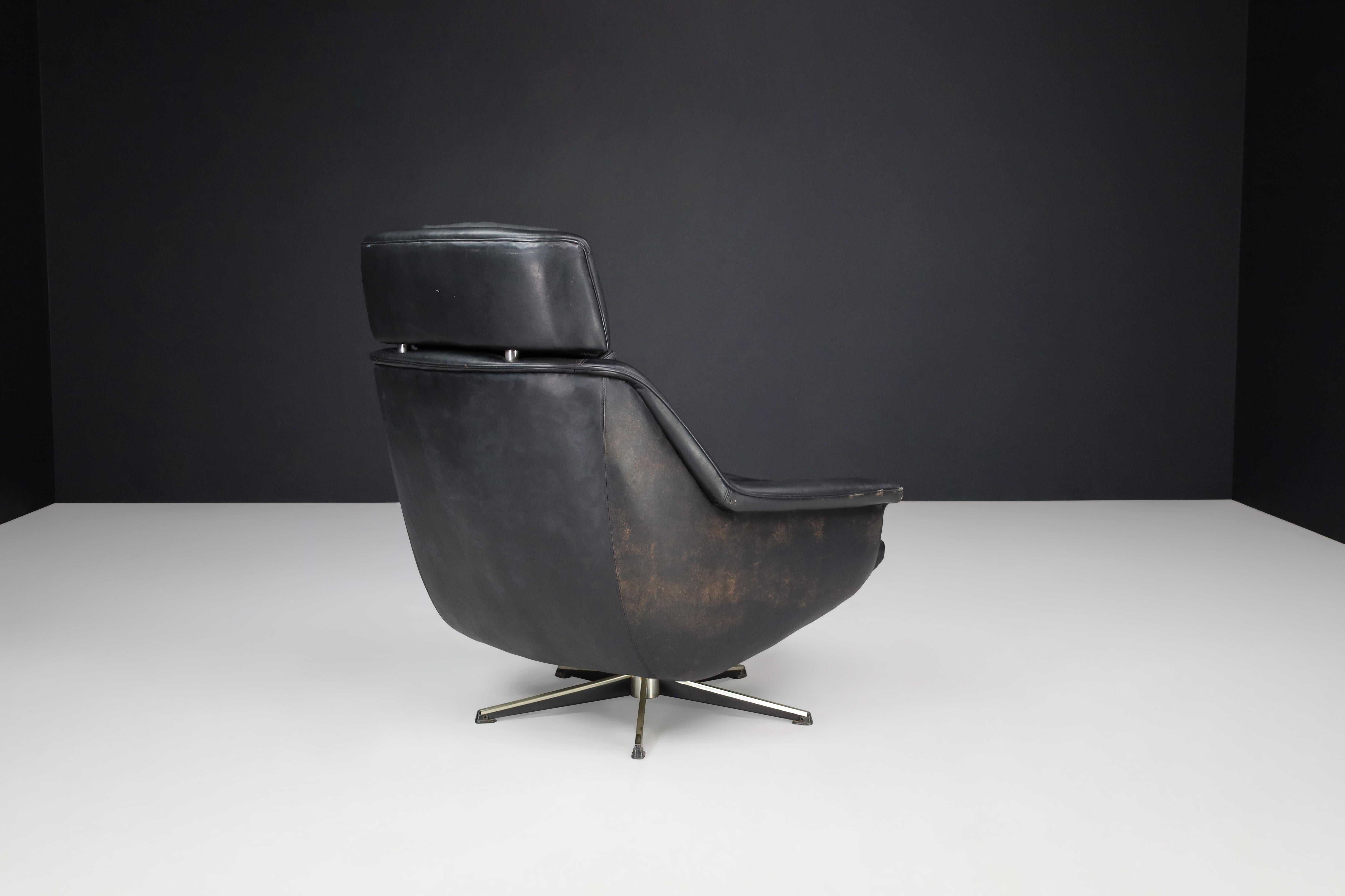 Werner Langefeld For ESA Møbelværk Patinated Leather Lounge Chair Denmark 1960s For Sale 5