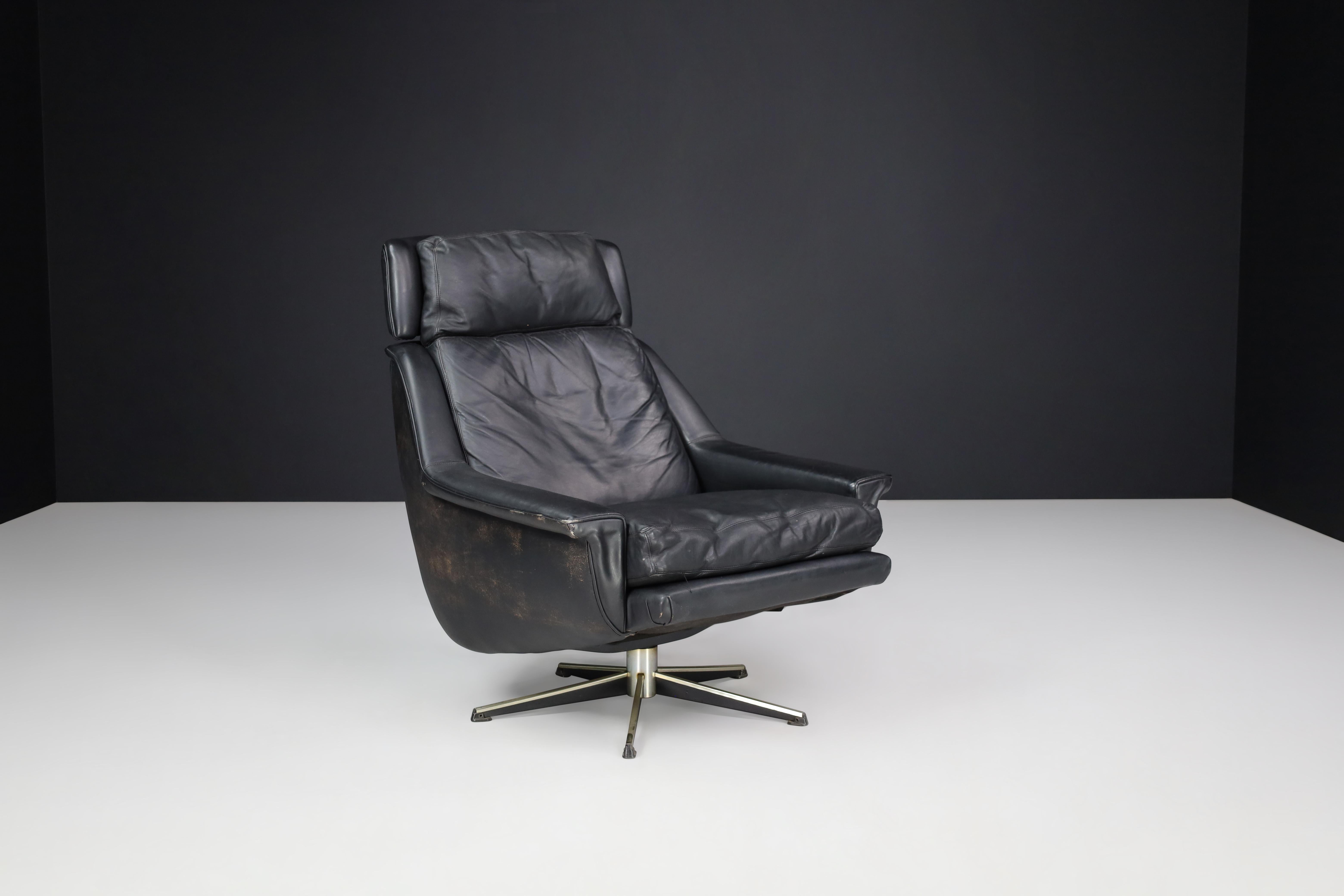 Werner Langefeld For ESA Møbelværk Patinated Leather Lounge Chair Denmark 1960s en vente 7