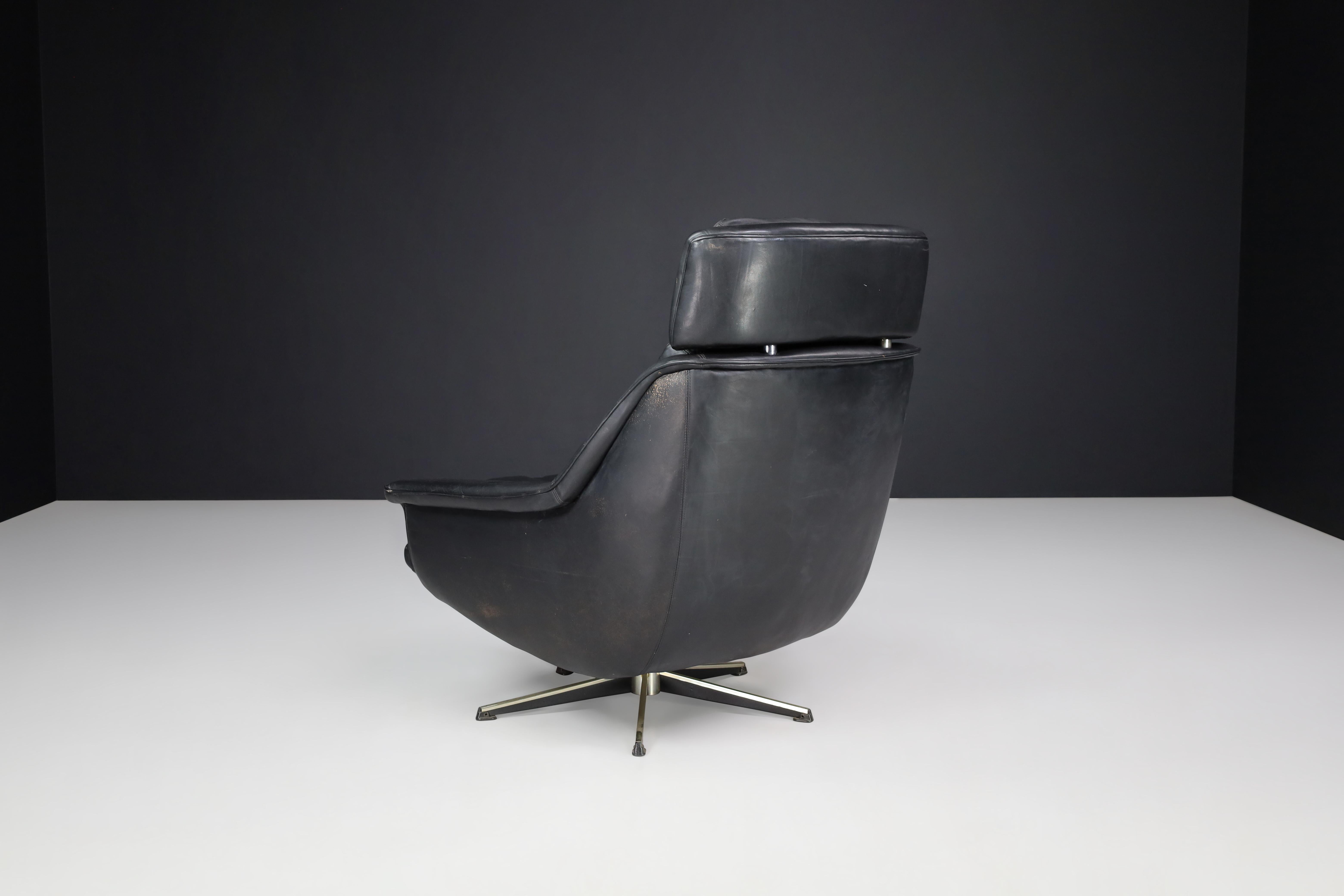Werner Langefeld For ESA Møbelværk Patinated Leather Lounge Chair Denmark 1960s en vente 8