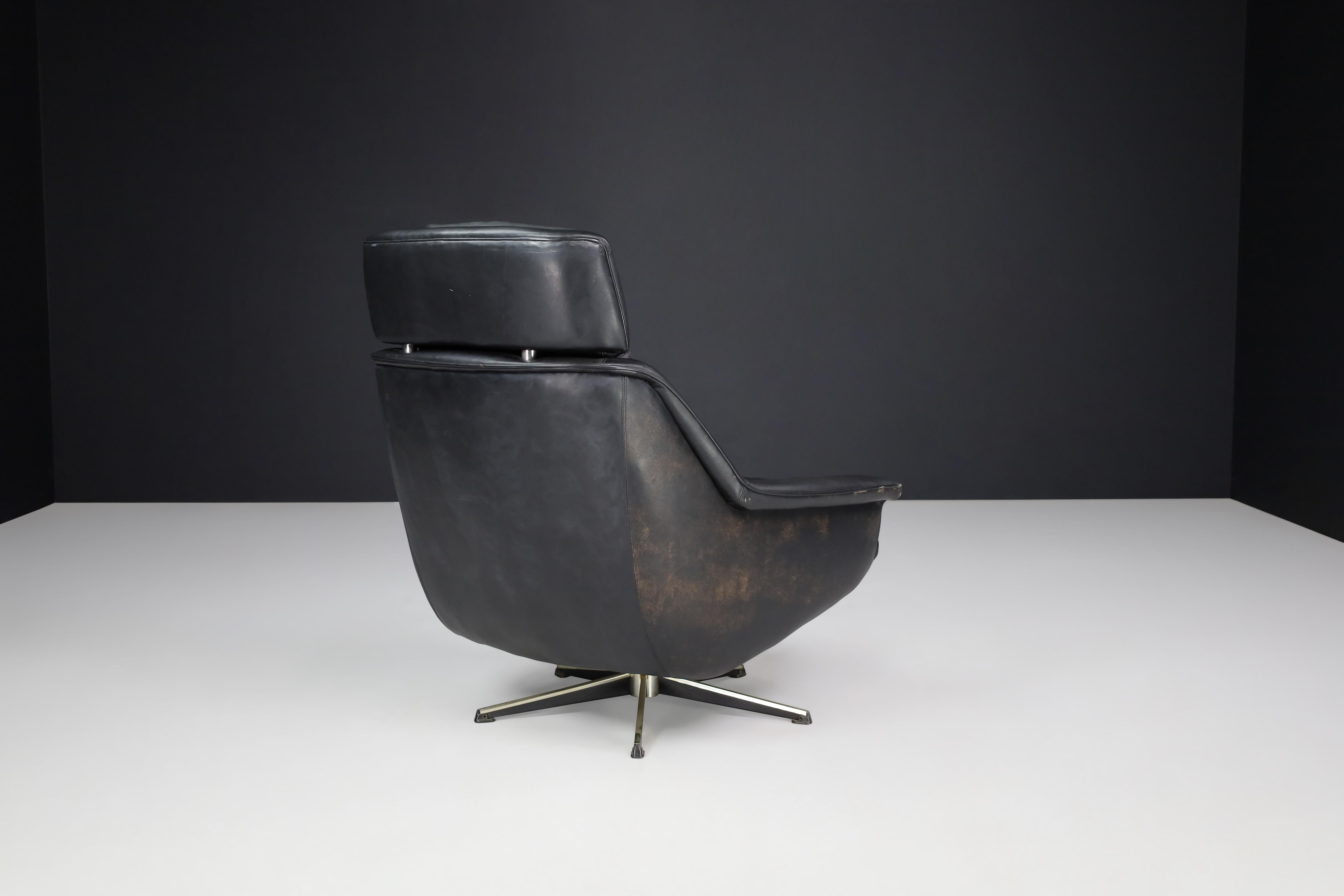 Werner Langefeld For ESA Møbelværk Patinated Leather Lounge Chair Denmark 1960s Bon état - En vente à Almelo, NL