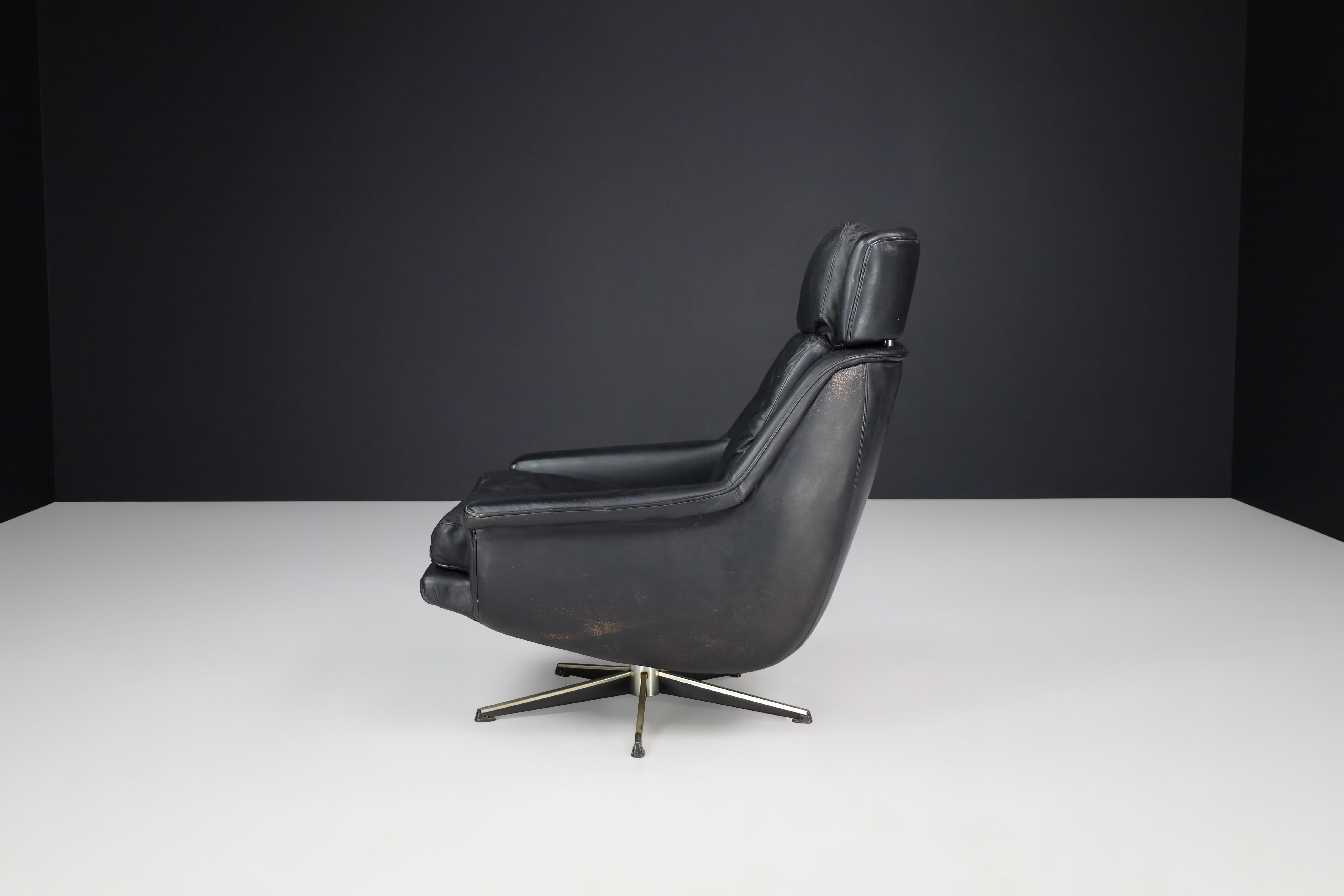Werner Langefeld For ESA Møbelværk Patinated Leather Lounge Chair Denmark 1960s en vente 1