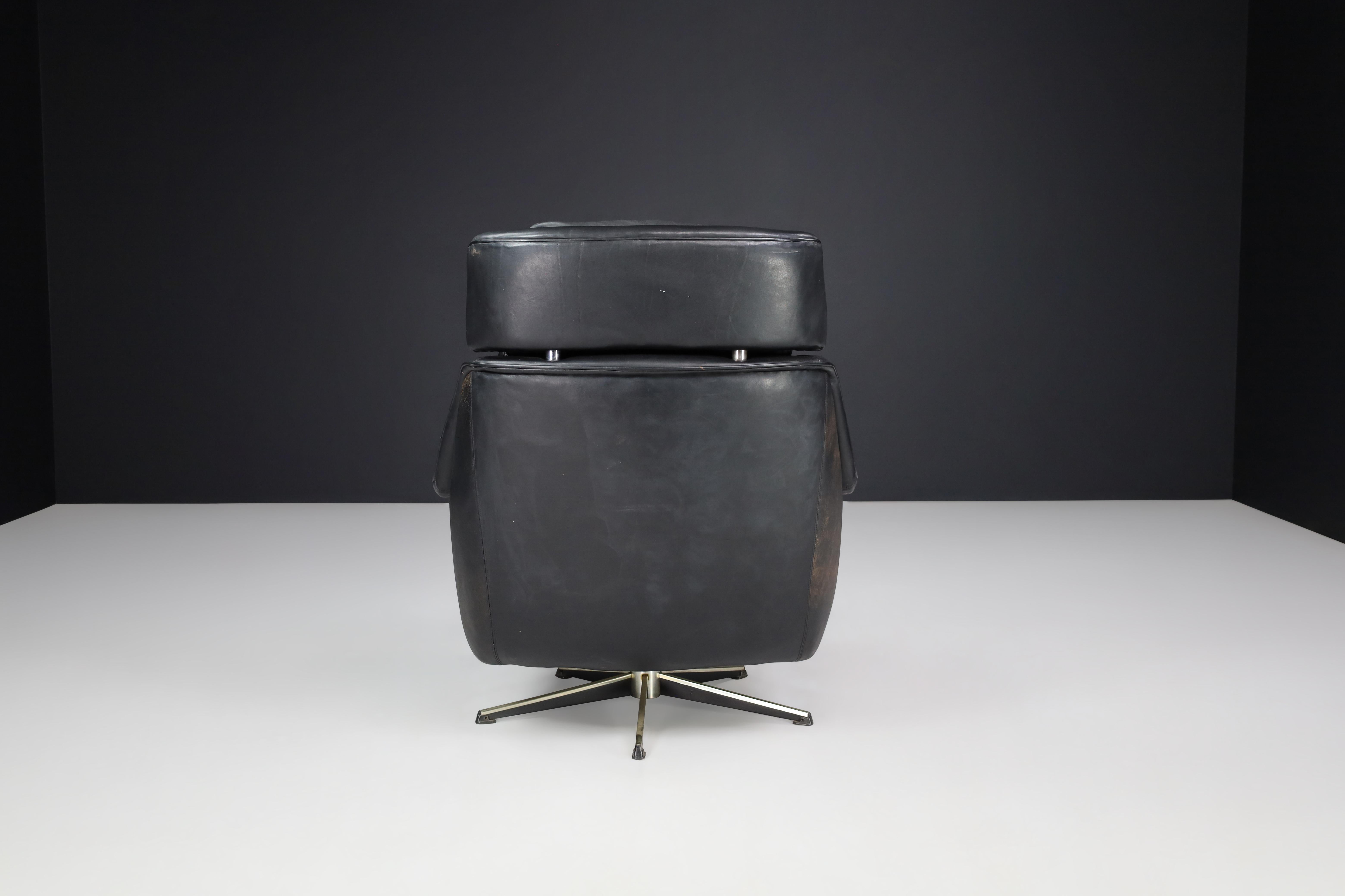 Werner Langefeld For ESA Møbelværk Patinated Leather Lounge Chair Denmark 1960s For Sale 3