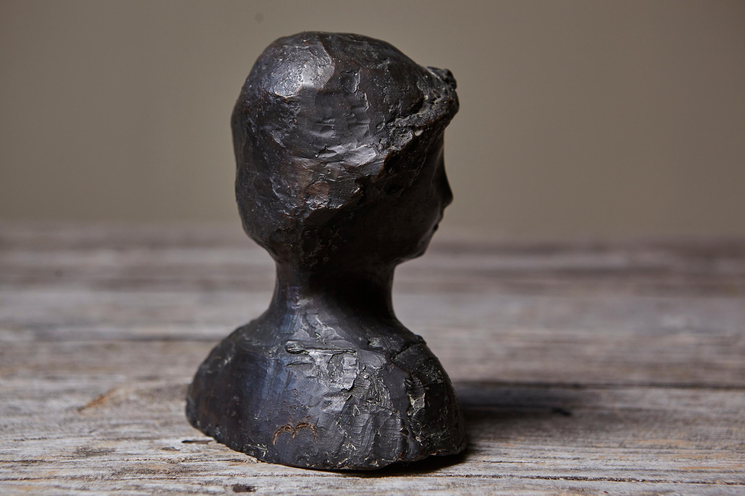 Werner Meurer Buste en bronze d'un garçon, fonte limitée Allemagne Milieu du 20e siècle en vente 2