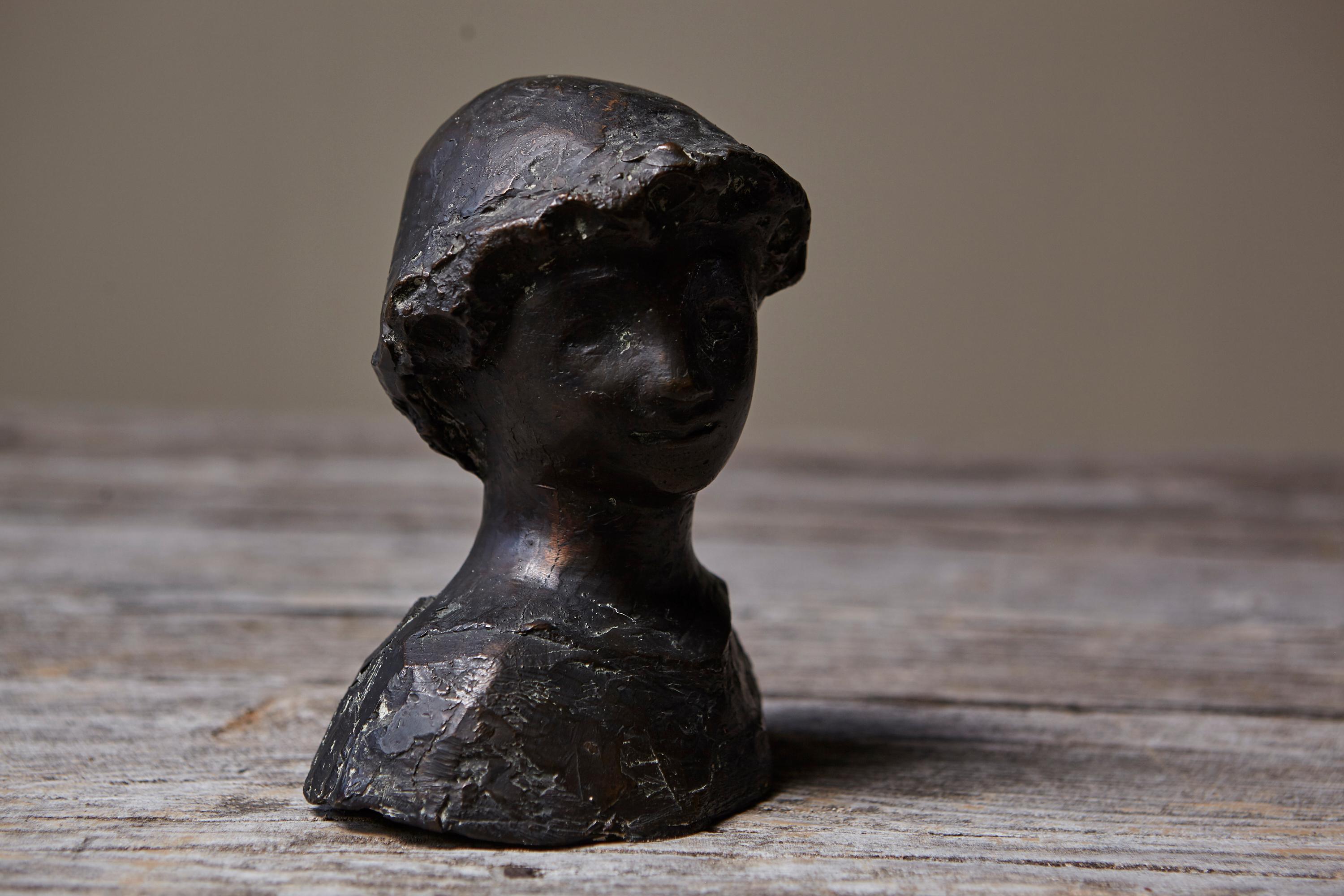 Werner Meurer Buste en bronze d'un garçon, fonte limitée Allemagne Milieu du 20e siècle en vente 4