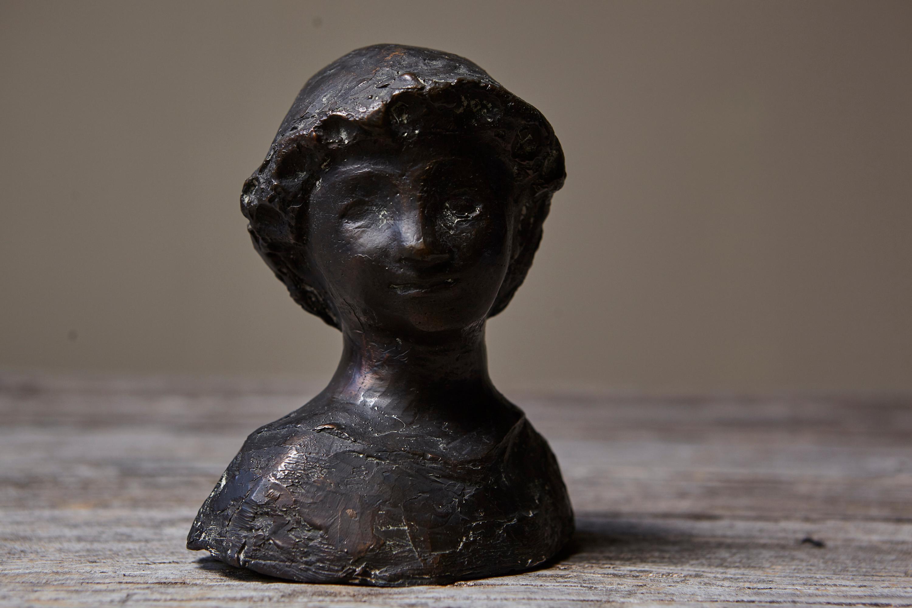 Artisanat Werner Meurer Buste en bronze d'un garçon, fonte limitée Allemagne Milieu du 20e siècle en vente