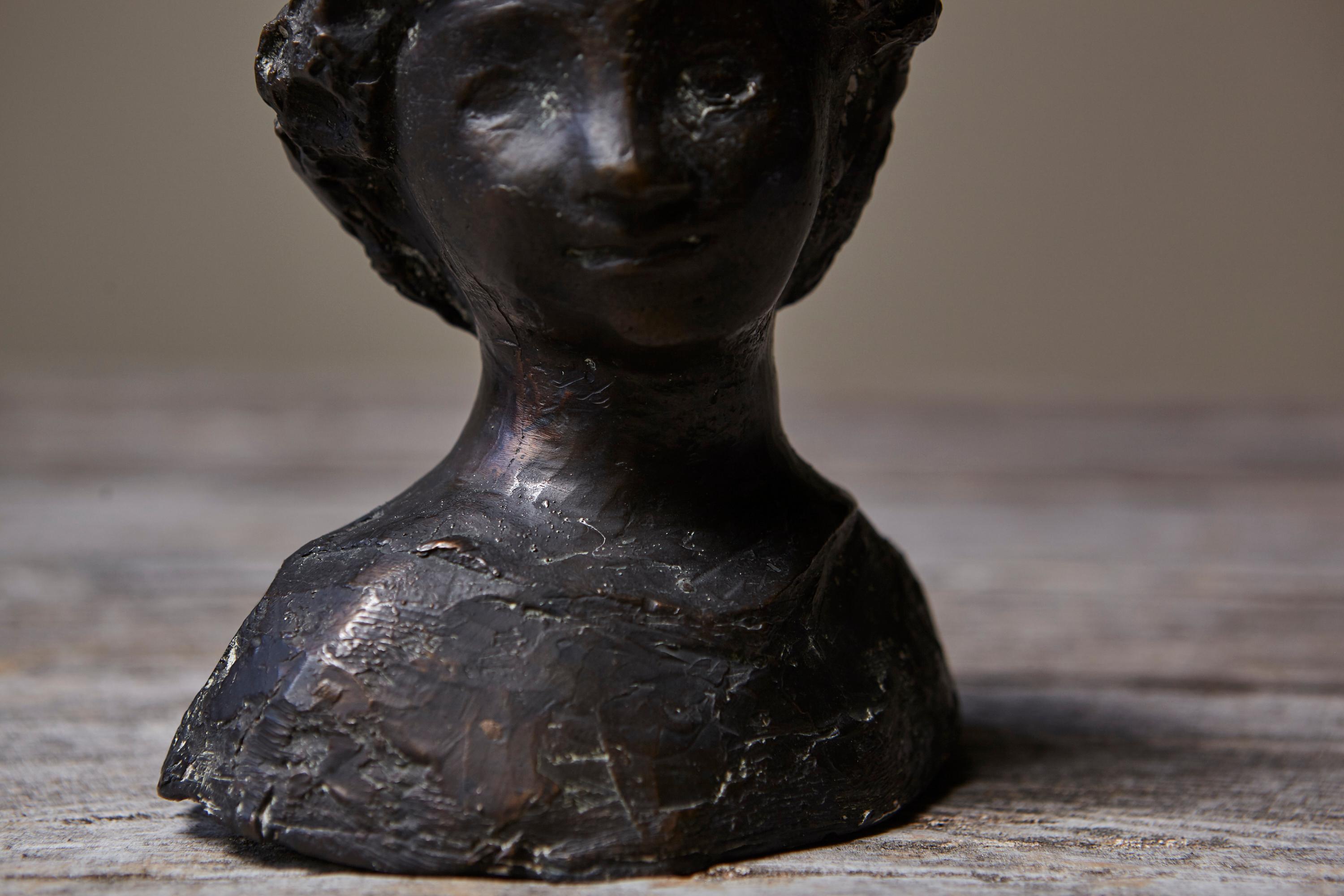 Moulage Werner Meurer Buste en bronze d'un garçon, fonte limitée Allemagne Milieu du 20e siècle en vente