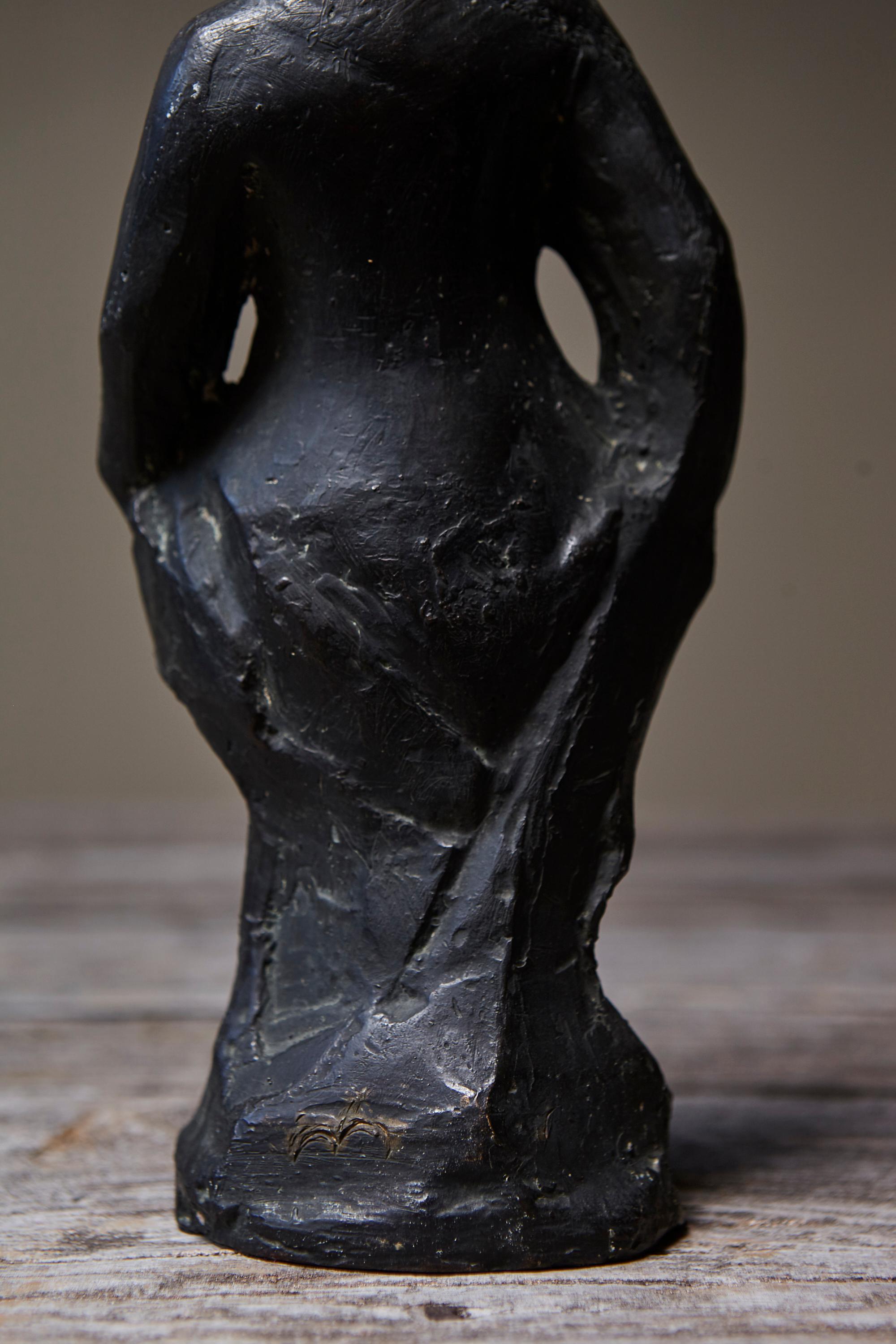 Sculpture en bronze de Werner Meurer représentant une jeune fille debout, milieu du 20e siècle, Allemagne en vente 3