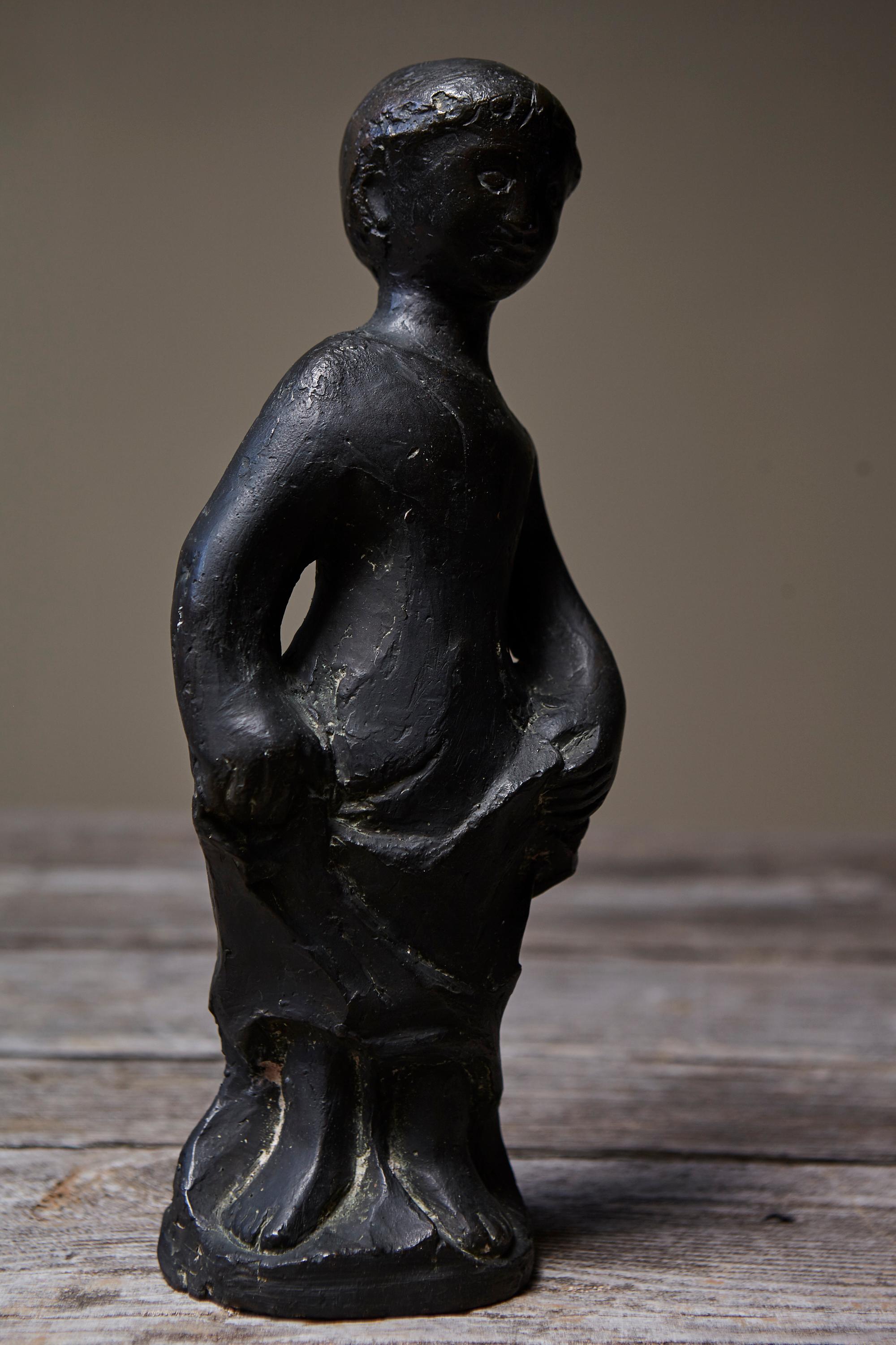 Sculpture en bronze de Werner Meurer représentant une jeune fille debout, milieu du 20e siècle, Allemagne en vente 5