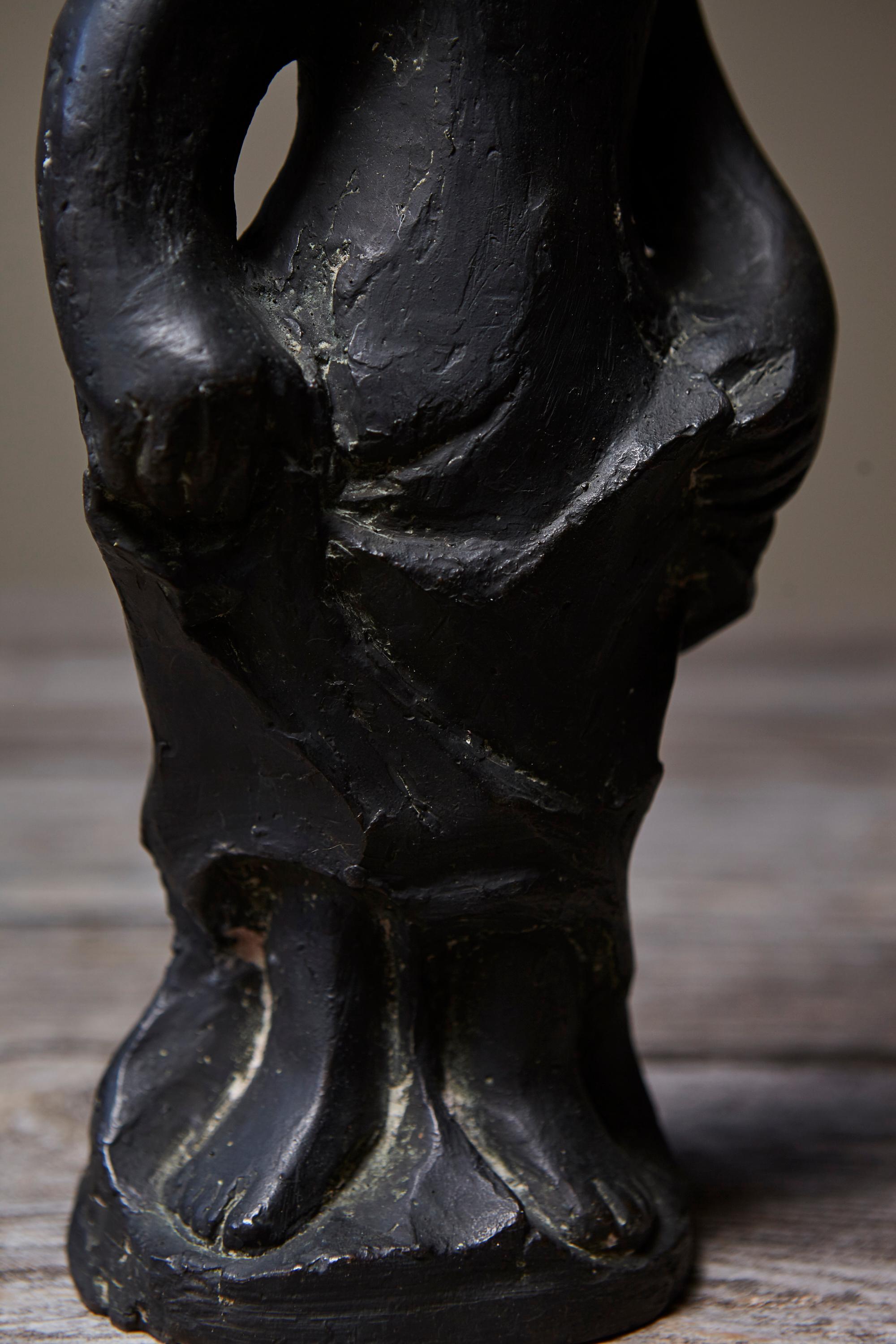 Sculpture en bronze de Werner Meurer représentant une jeune fille debout, milieu du 20e siècle, Allemagne en vente 7