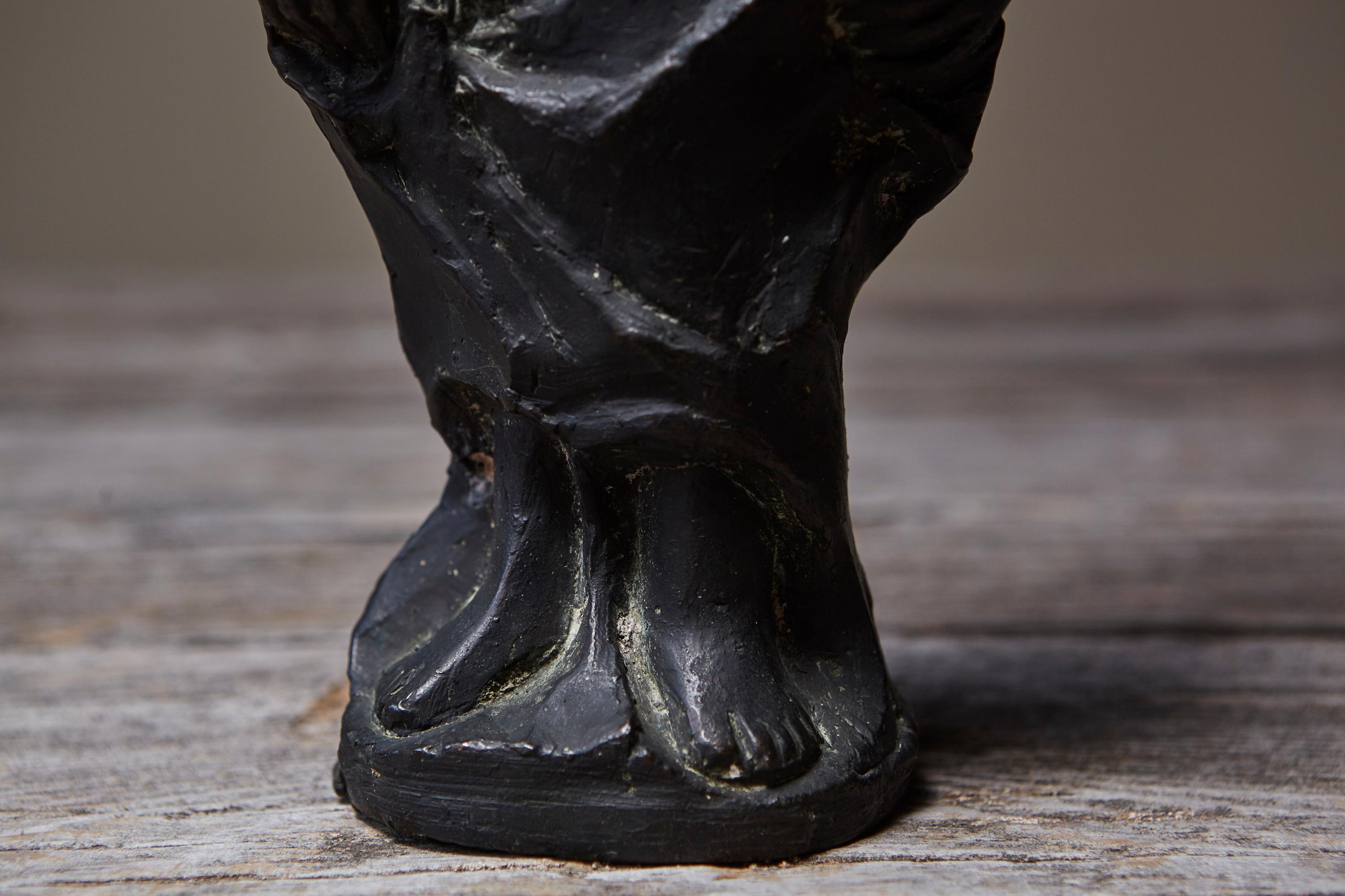 Moulage Sculpture en bronze de Werner Meurer représentant une jeune fille debout, milieu du 20e siècle, Allemagne en vente