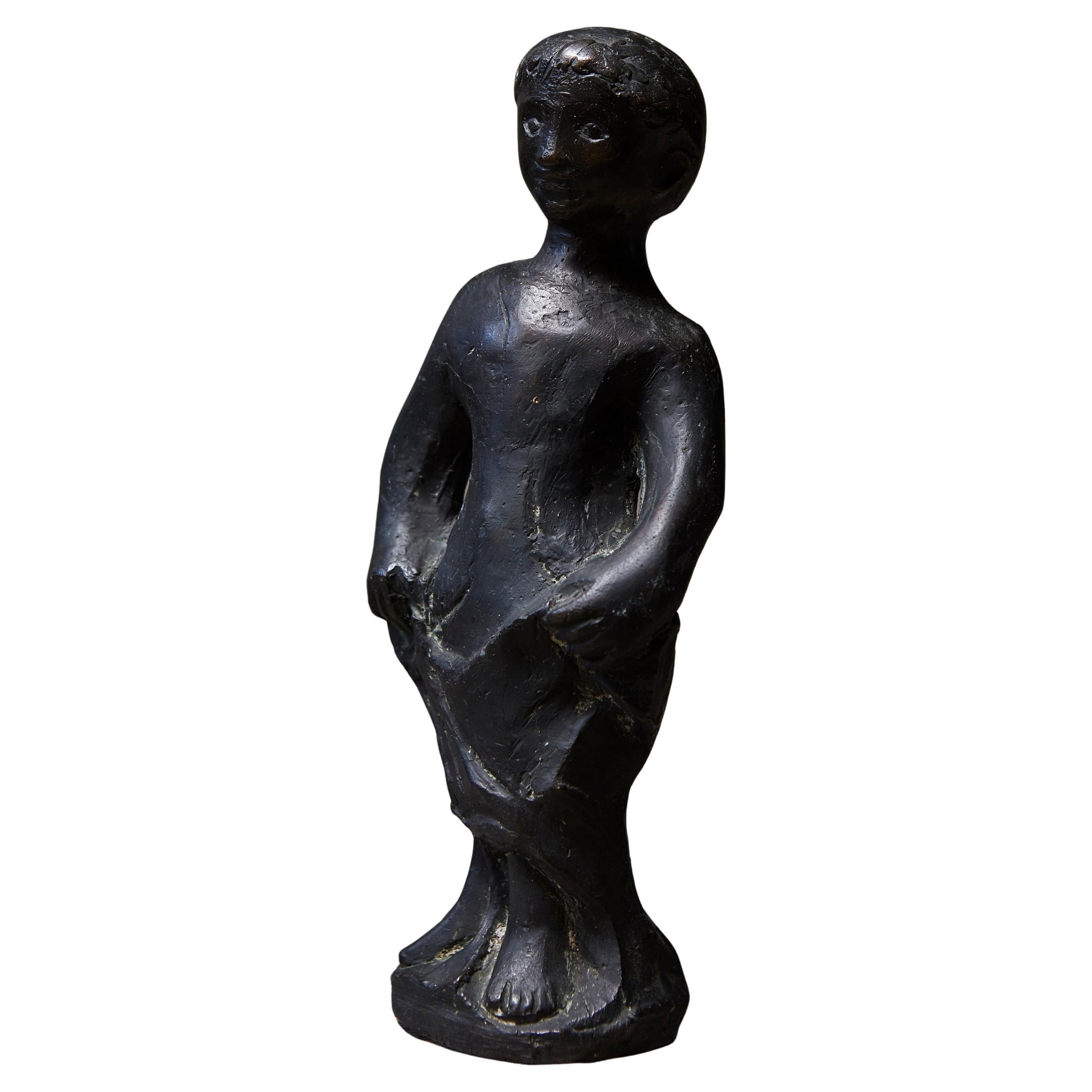 Scultura in bronzo di una ragazza in piedi di Werner Meurer, metà del XX secolo, Germania