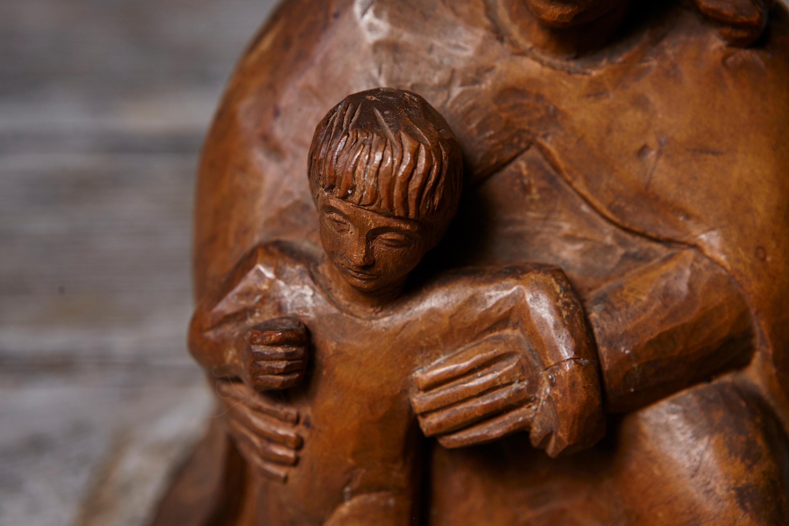 Werner Meurer Sculpture unique en Wood d'une mère et d'un Child, 1980 Pièce d'exposition en vente 7