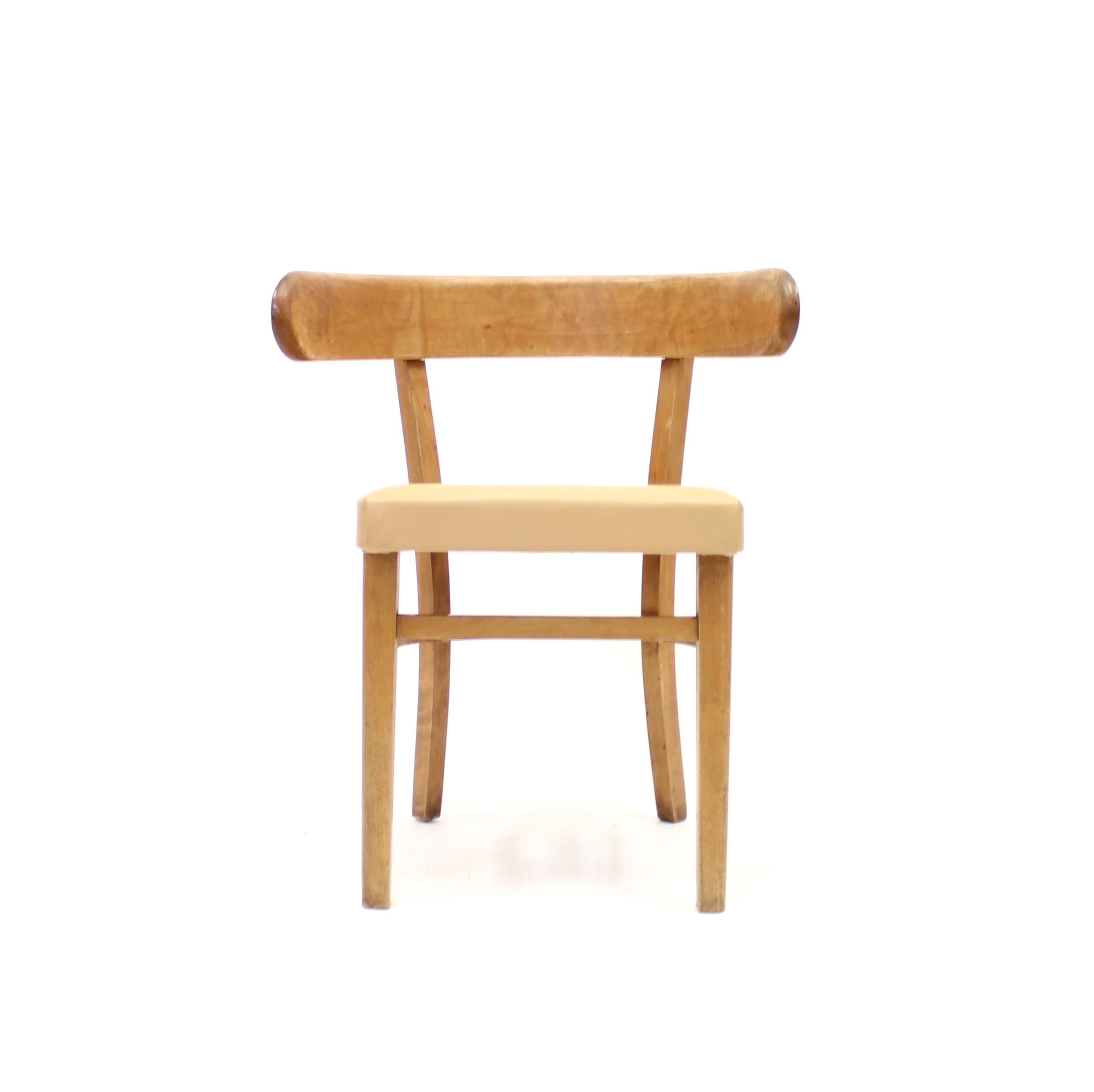 france hugging chair