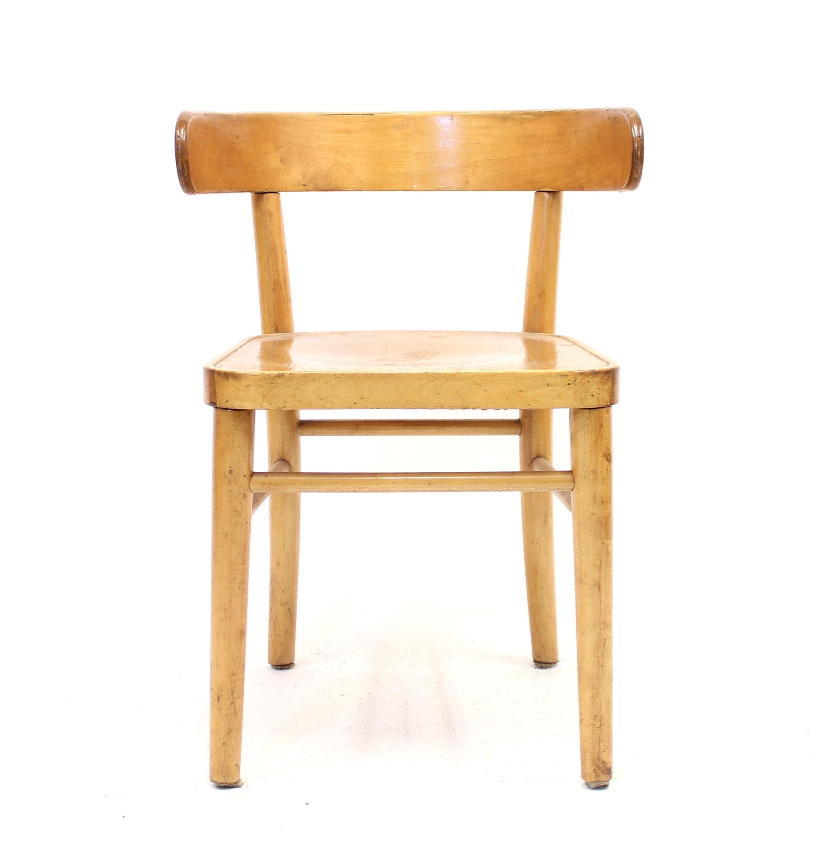 Werner West, Hugging Chair, Wilhelm Schauman Ltd, 1940er Jahre (Skandinavische Moderne) im Angebot