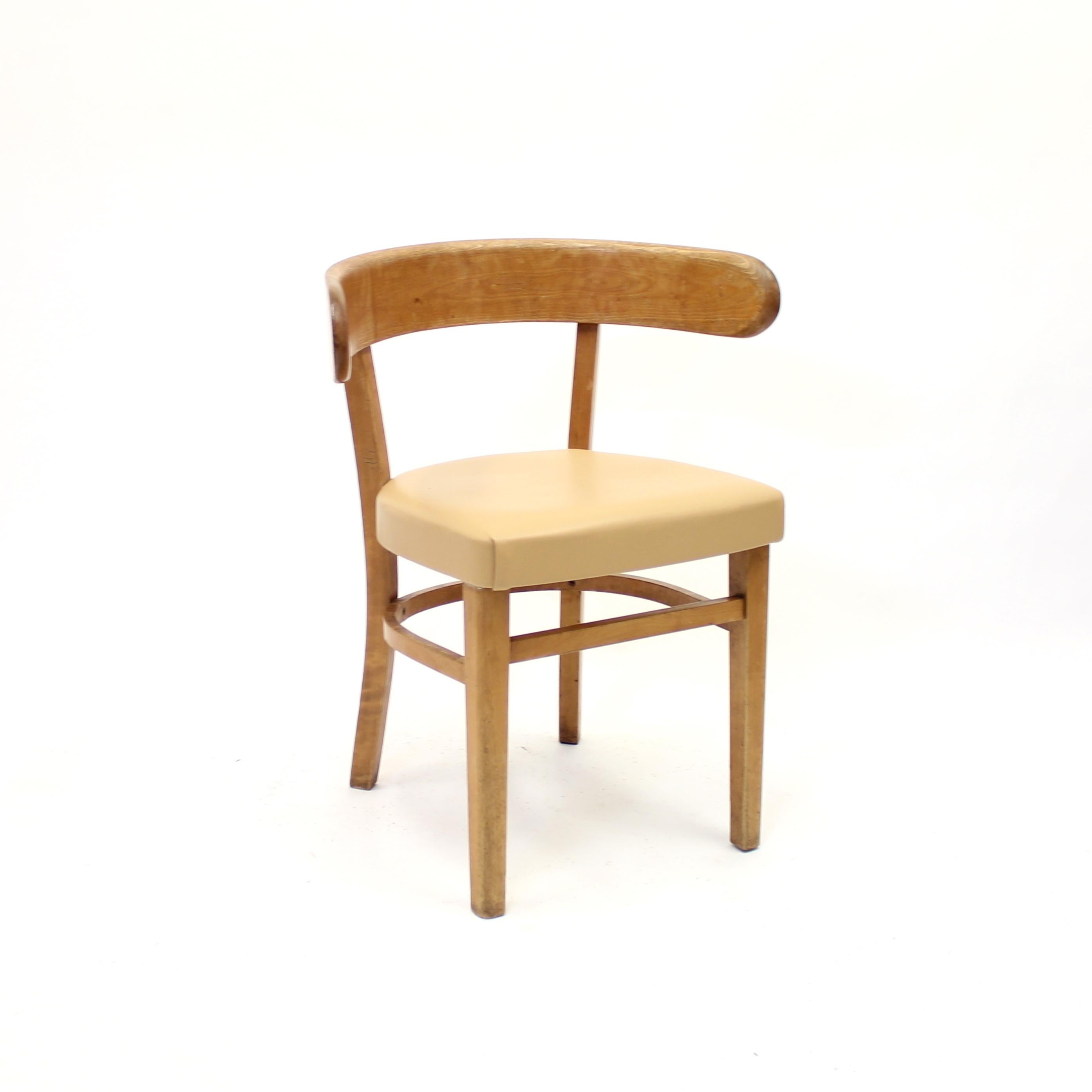 Scandinavian Modern Werner West, Hugging Chair, Wilhelm Schauman Ltd, 1940s