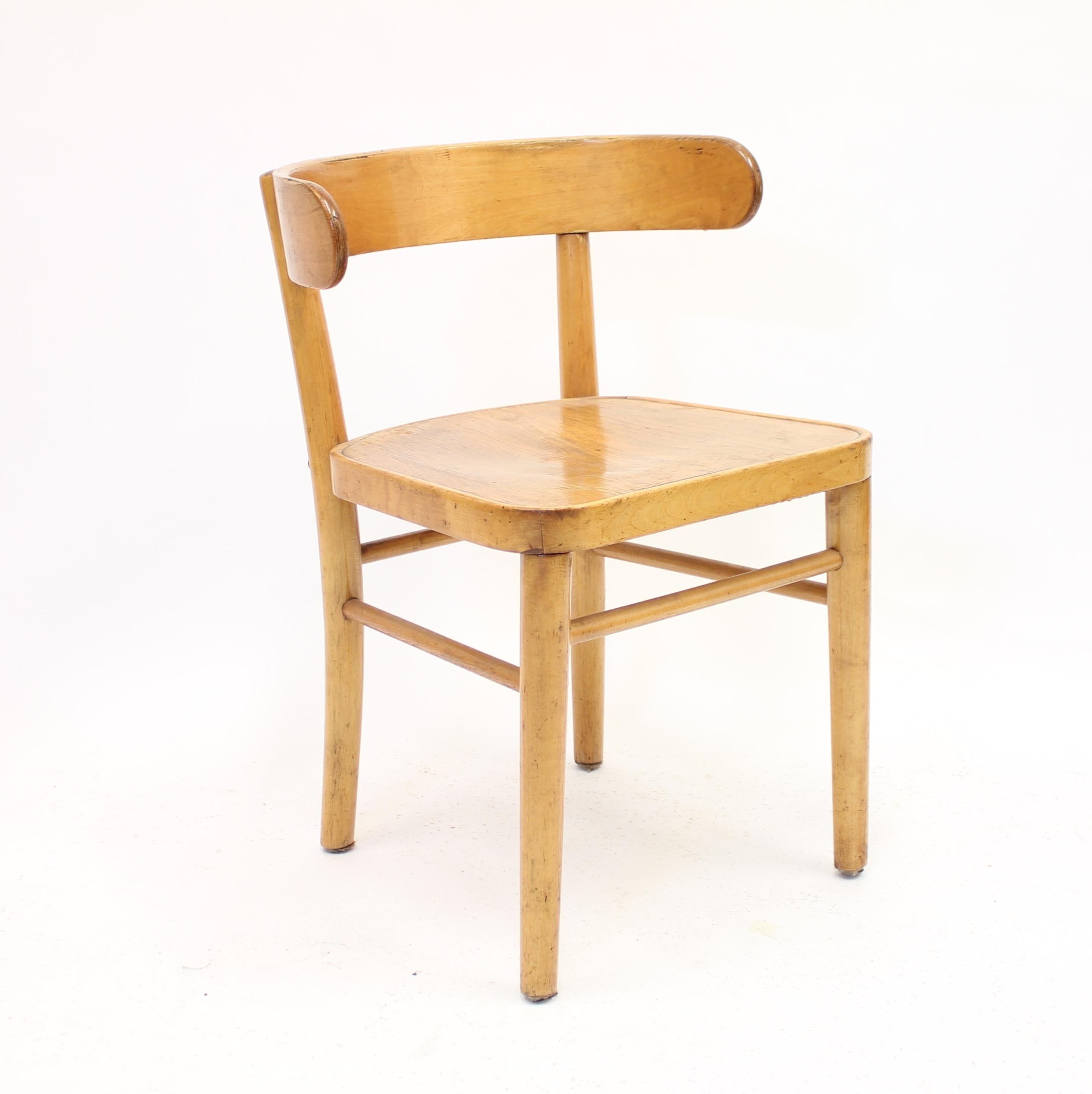 Werner West, Hugging Chair, Wilhelm Schauman Ltd, 1940er Jahre im Zustand „Gut“ im Angebot in Uppsala, SE