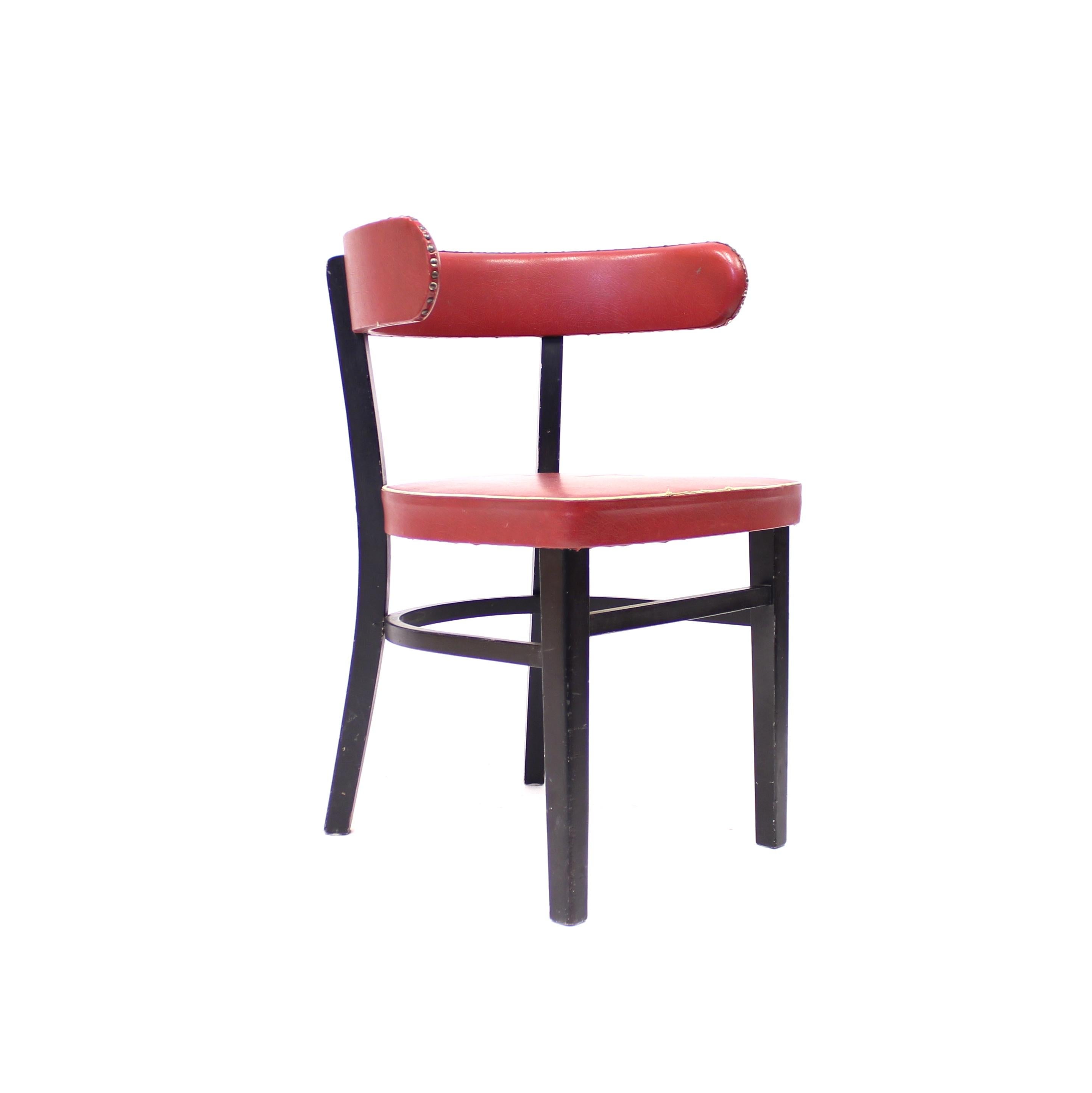 Werner West, Hugging Chair, Wilhelm Schauman Ltd, 1940s In Good Condition For Sale In Uppsala, SE