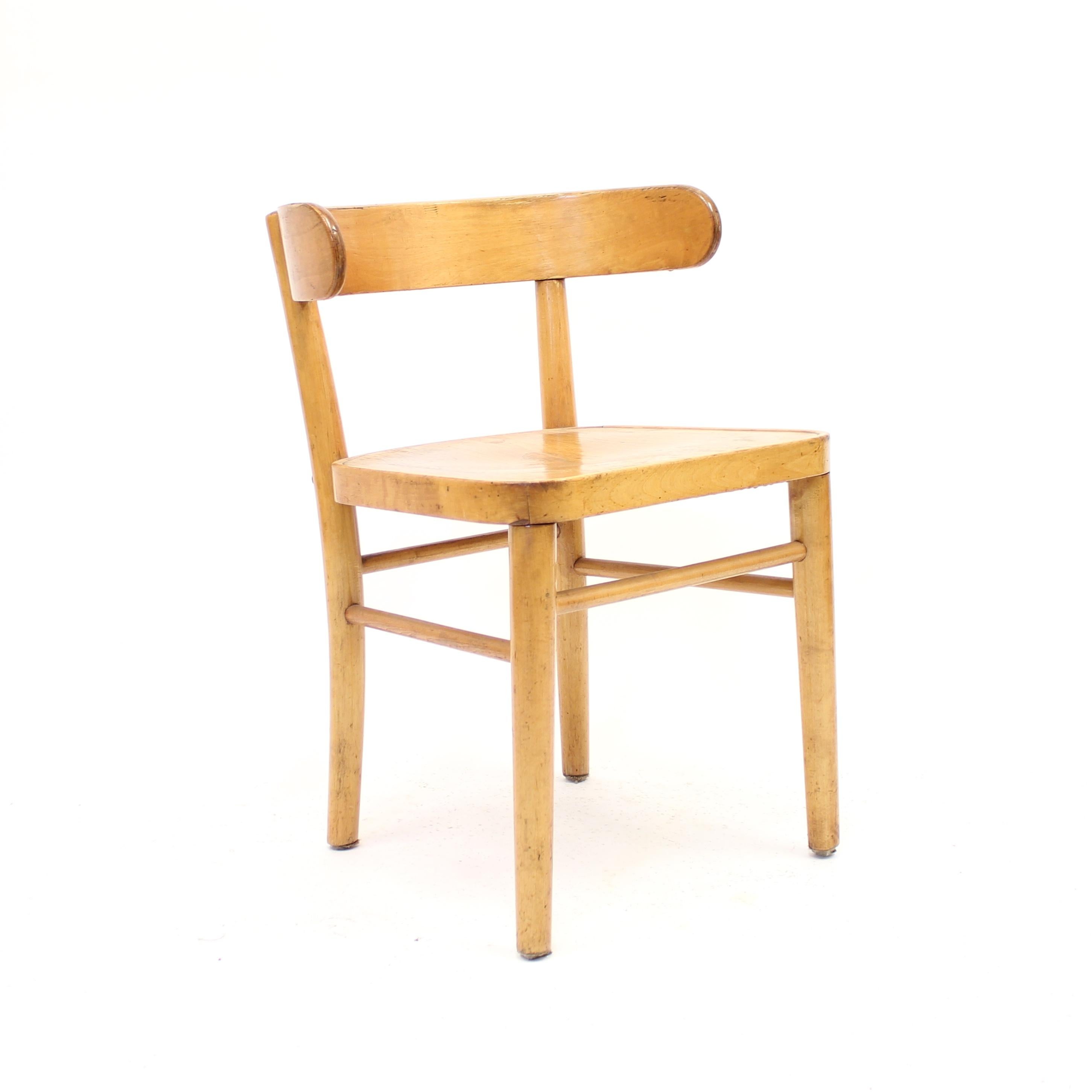 Werner West, Hugging Chair, Wilhelm Schauman Ltd, 1940er Jahre (Mitte des 20. Jahrhunderts) im Angebot