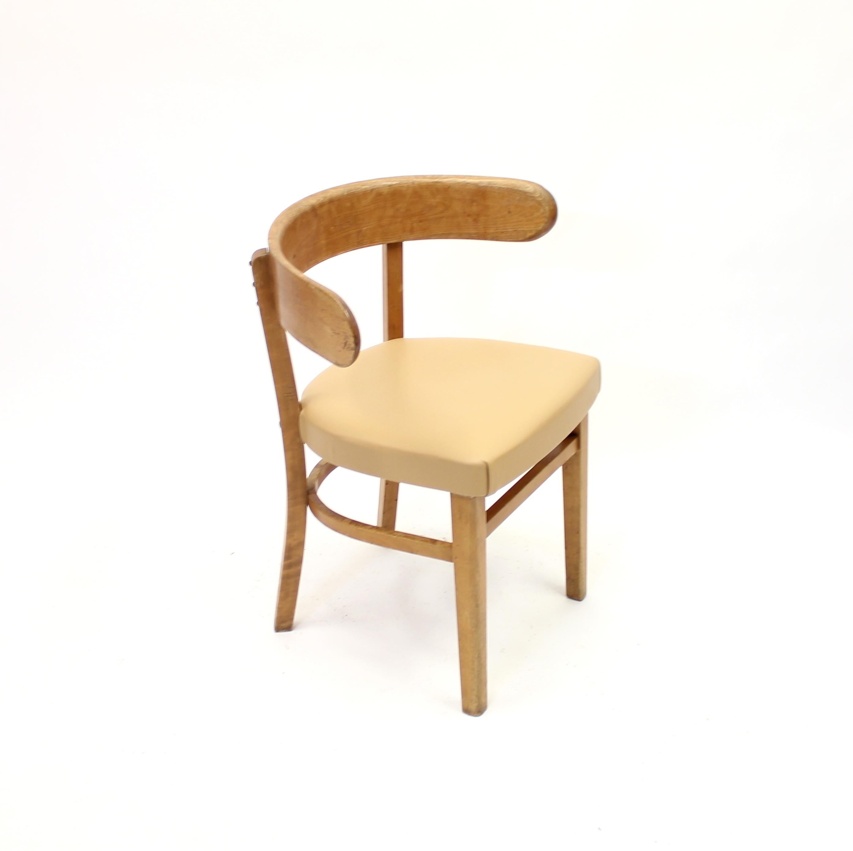 Mid-20th Century Werner West, Hugging Chair, Wilhelm Schauman Ltd, 1940s
