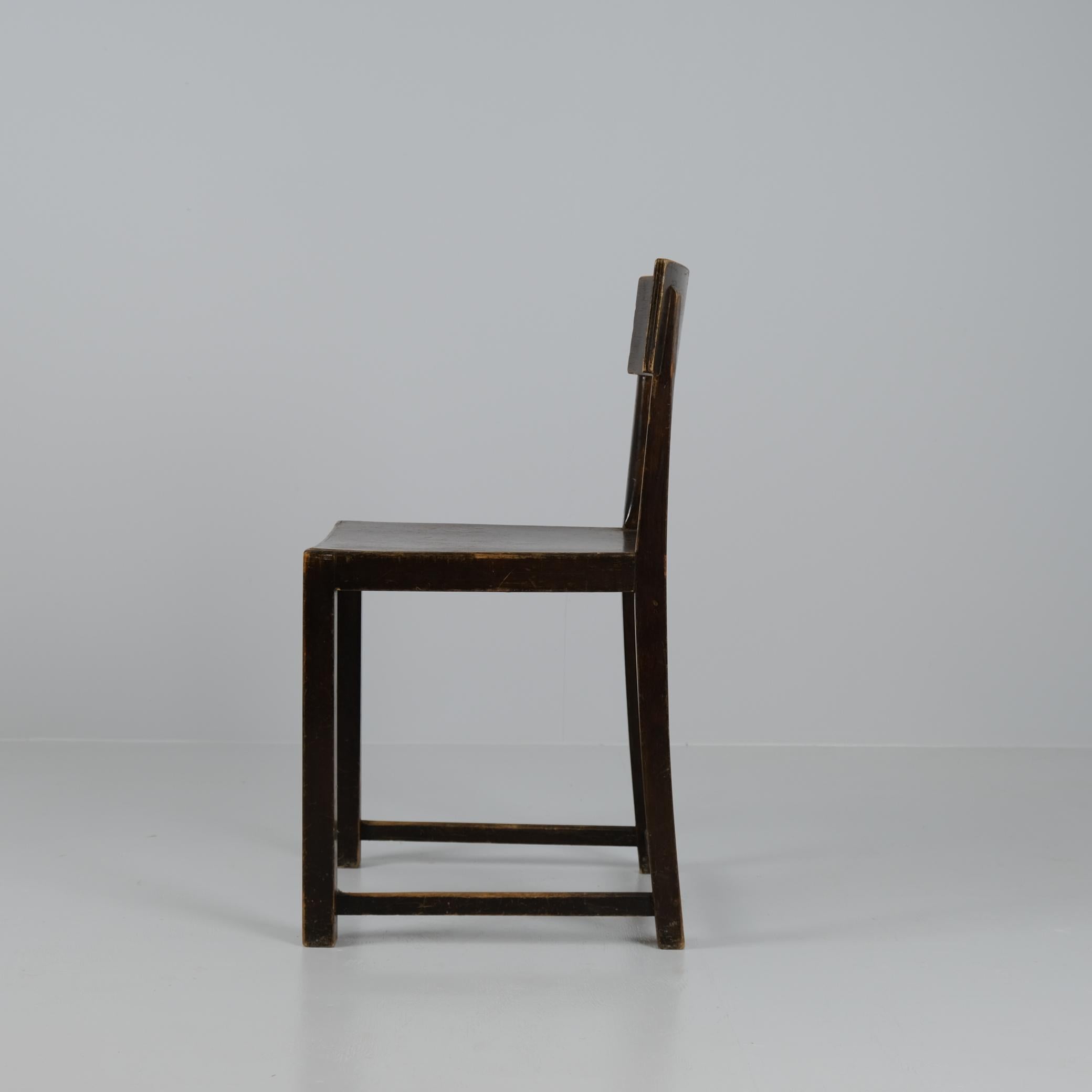Werner West Pyramid Chair 5525, Sammlerstück, Keravan Puusepäntehdas 1940er im Zustand „Gut“ im Angebot in Helsinki, FI