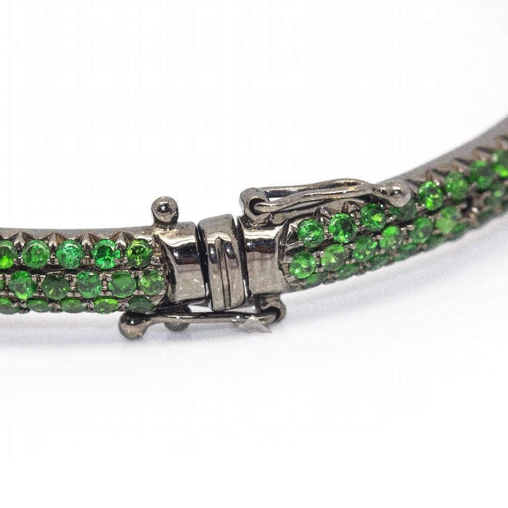 WERTER Bracelet in White Gold and Emeralds In New Condition For Sale In Barcelona, CT