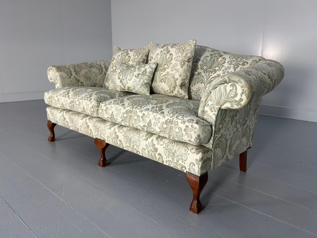 Wesley Barrell „Marlborough“ 2,5-Sitz-Sofa - In Blaugrau mit Damaststoff (21. Jahrhundert und zeitgenössisch) im Angebot