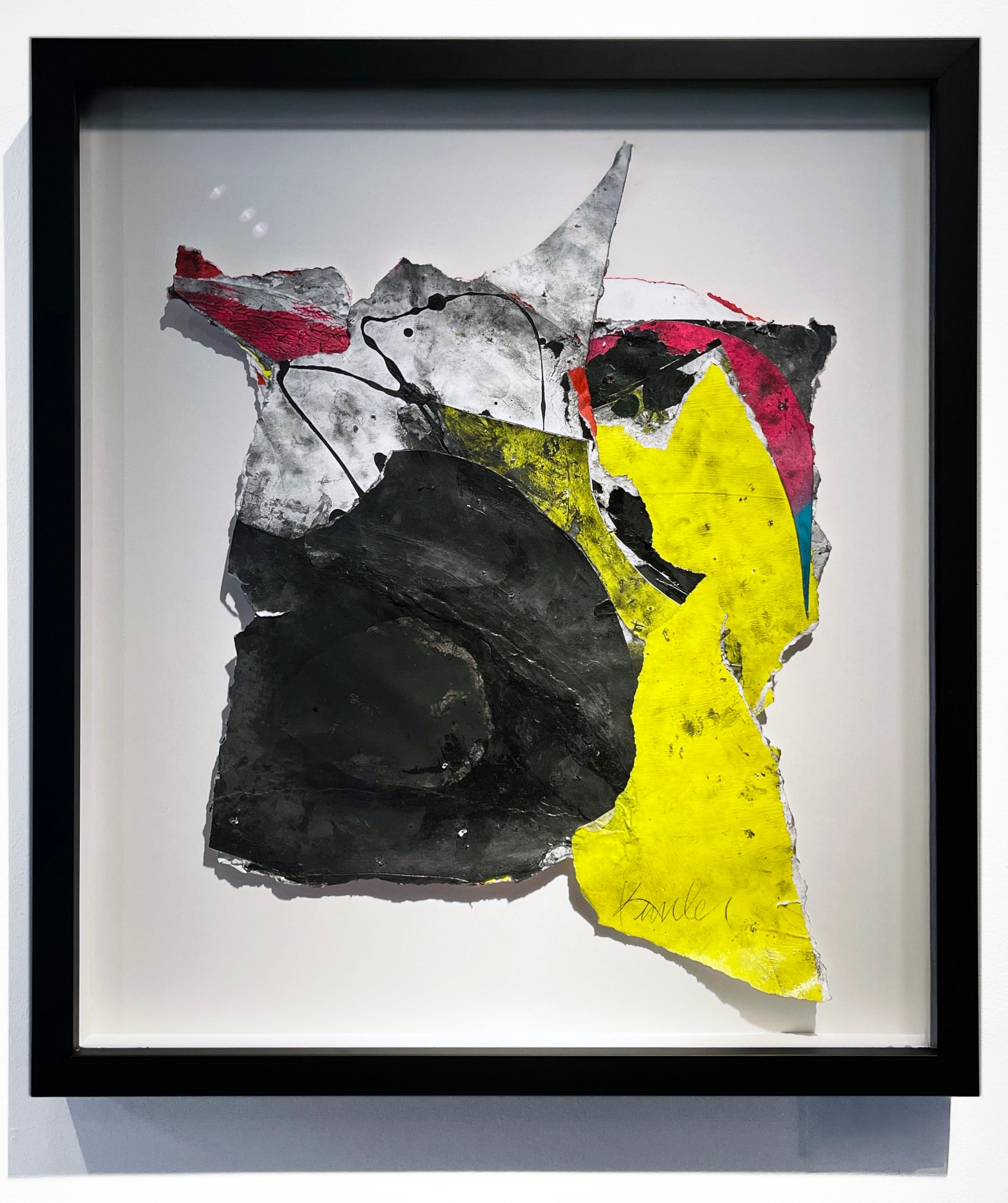 Tríptico collage - Collage abstracto de pintura y carboncillo de Wesley Kimler, enmarcado 3