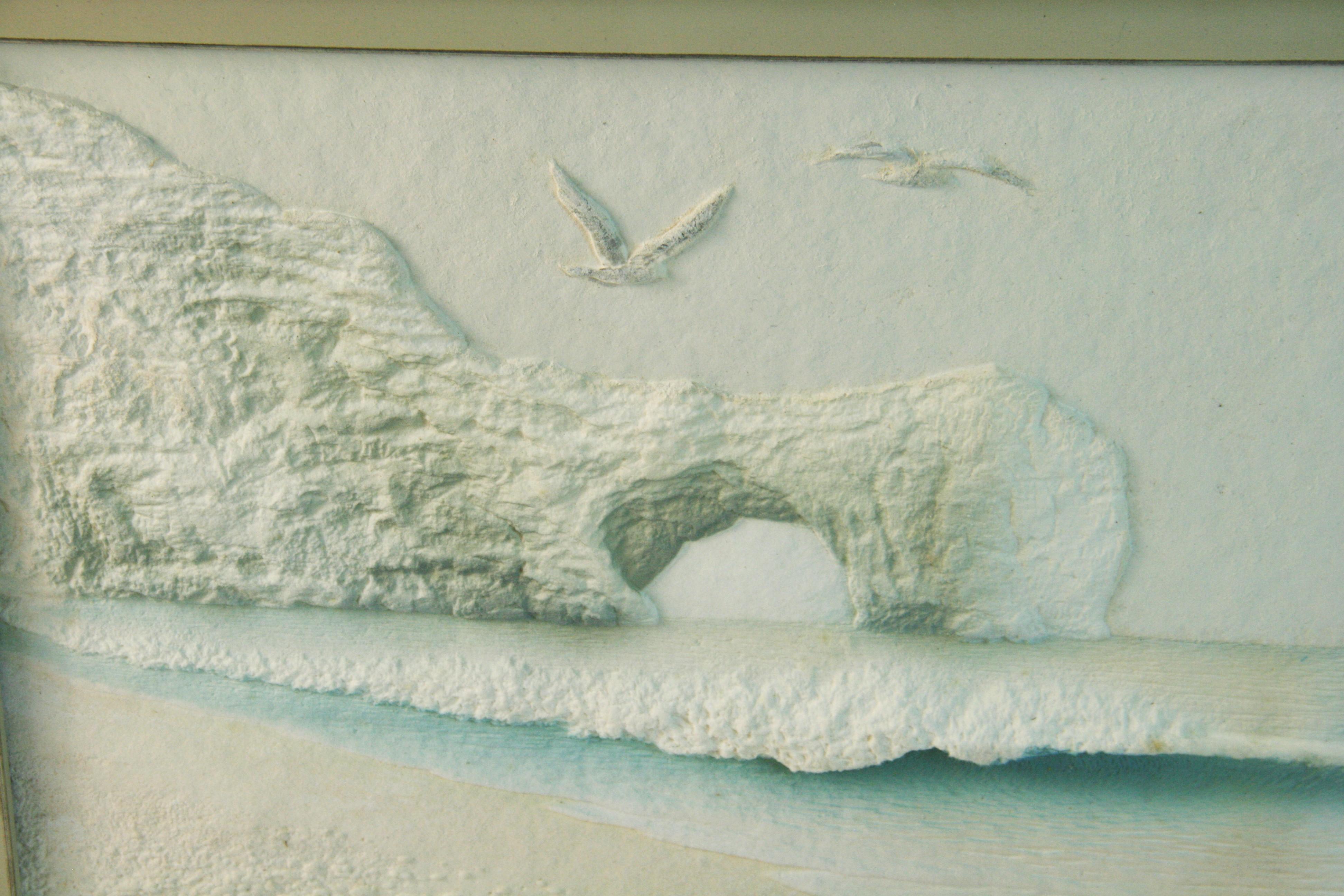 6028 Paesaggio marino in acrilico The Archway su carta Mache fatta a mano con uccelli che volano in alto
Incorniciato
Firmato Wess
Immagine 10,5x13,5