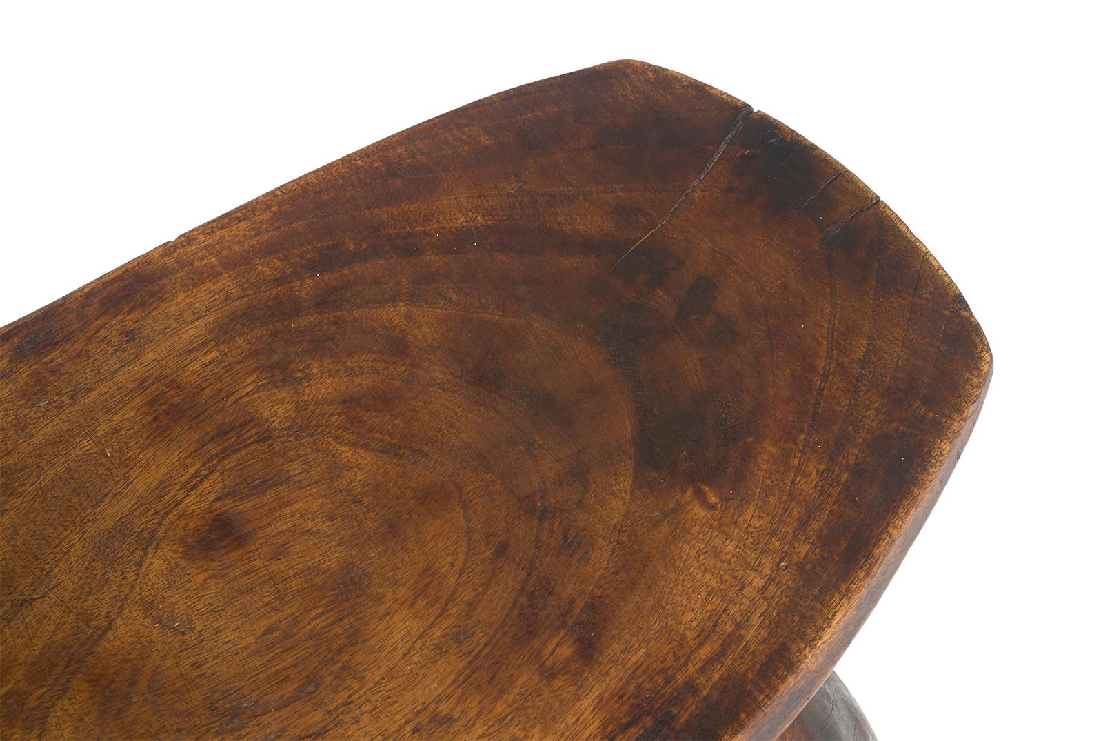 Taburete Senufo de Madera Maciza Tallada de África Occidental en venta 1