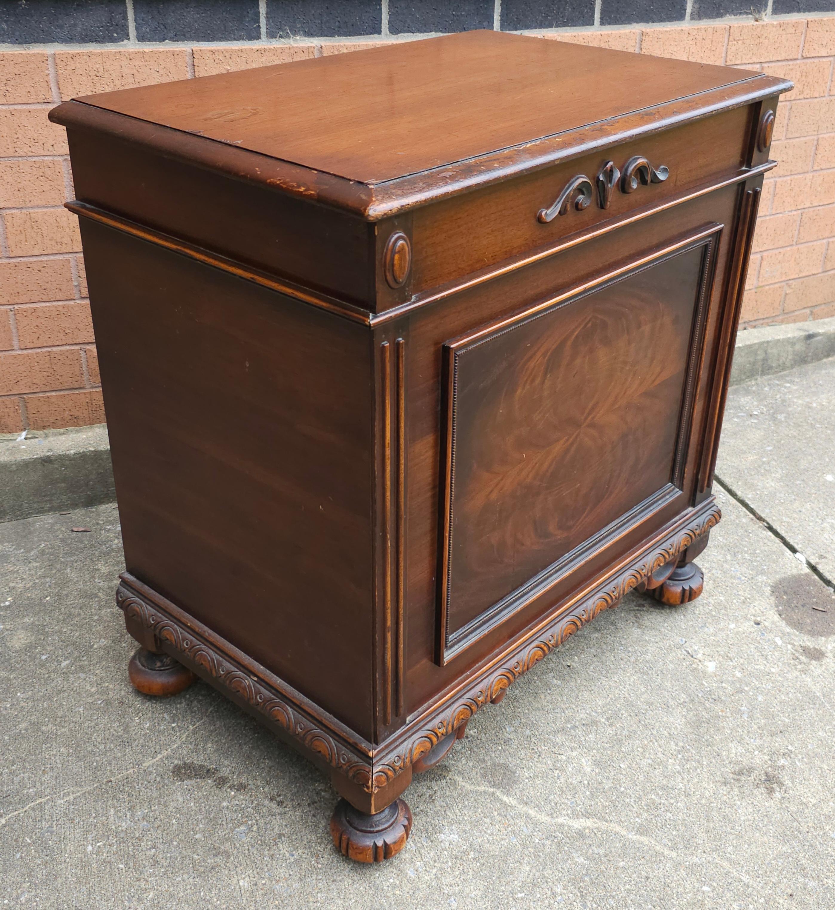 Classico americano Cassapanca con rivestimento in cedro di West Branch Novelty Mahogany in vendita