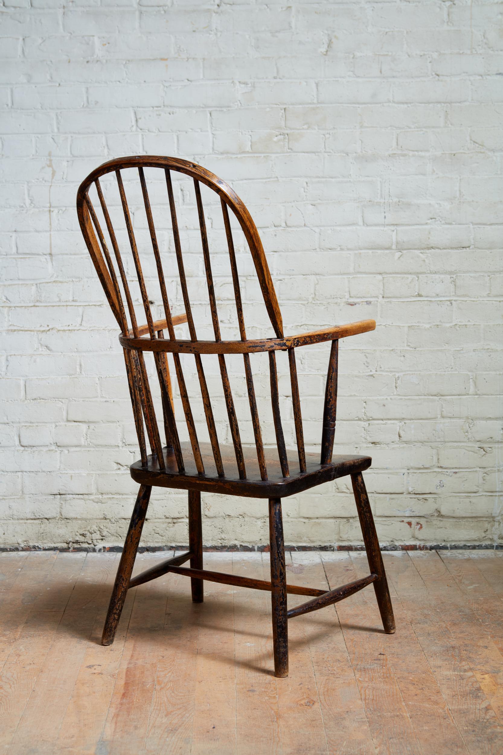 West Country Hoop Back Windsor Chair In Good Condition In Greenwich, CT