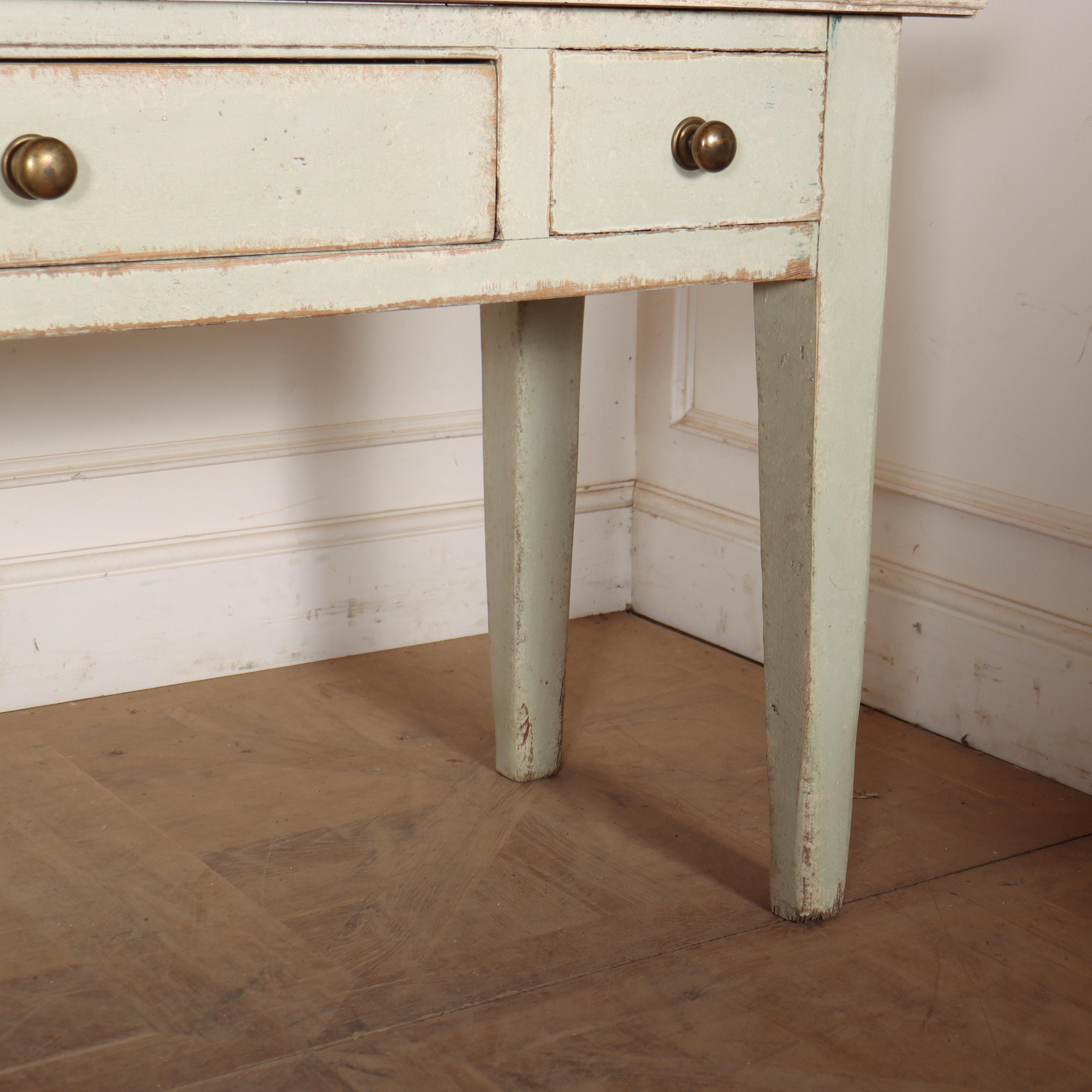 West Country Painted Serving Table Pino en venta