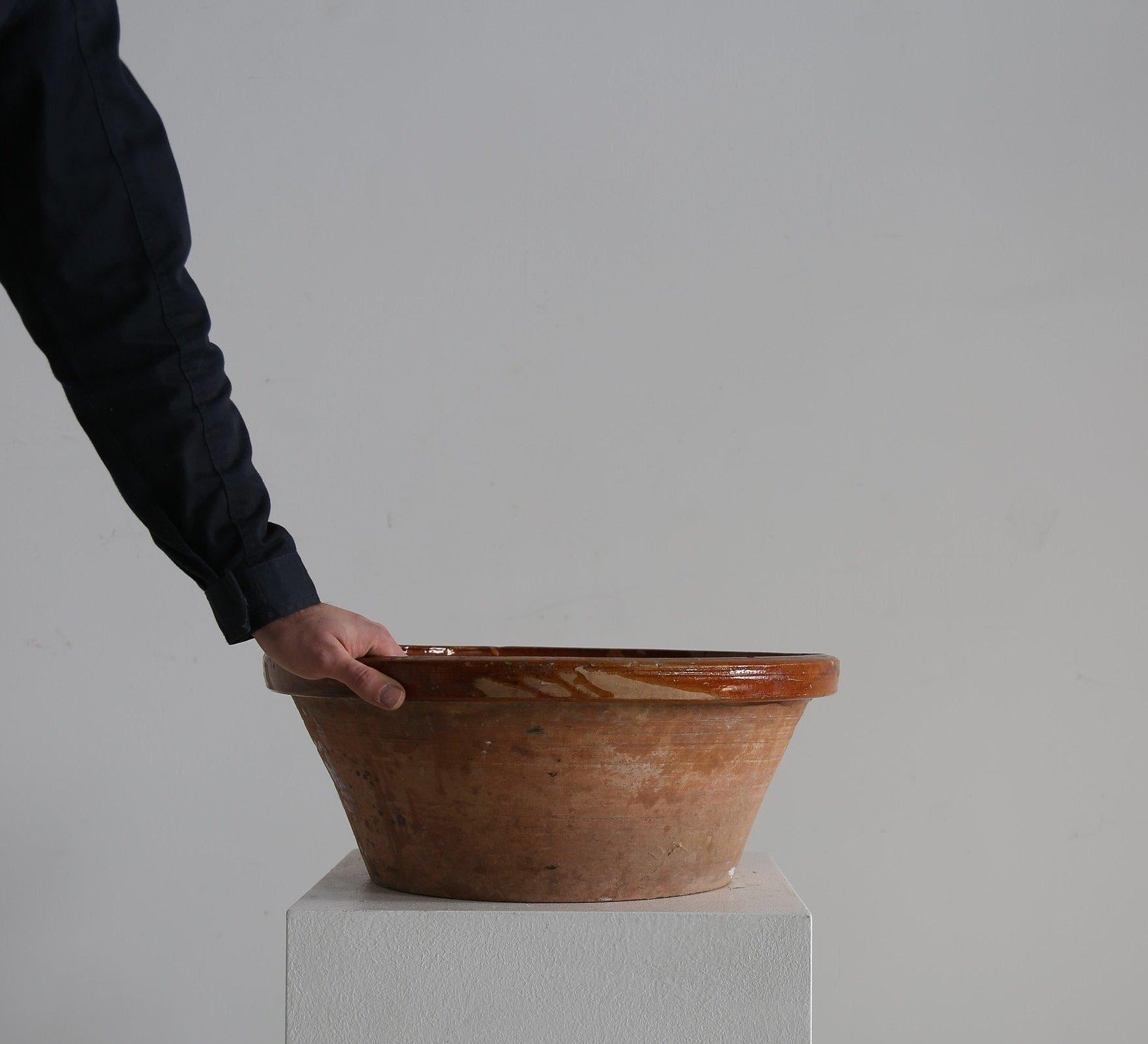 Smaltato Pancheon del West Country, ciotola da latte in terracotta del 1920 in vendita