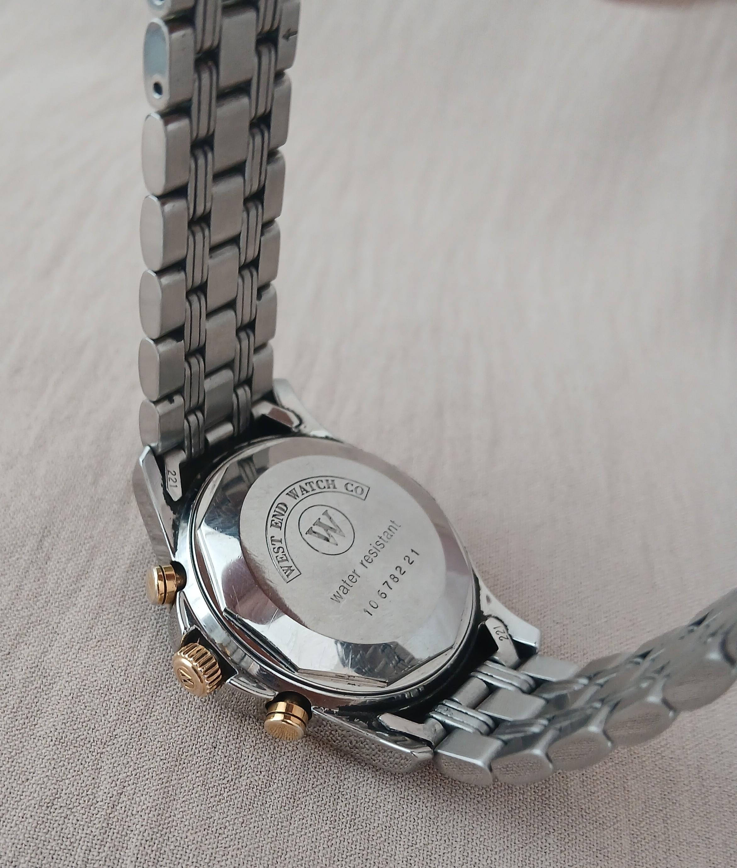  Descrizione
Marchio: West End Watch CO

Model: Sowar 2000

Numero di riferimento: 10678221

Paese di produzione: Svizzera

Movimento: Automatico

Materiale della cassa: Acciaio inossidabile

Misure : Larghezza della cassa: 38 mm. (senza