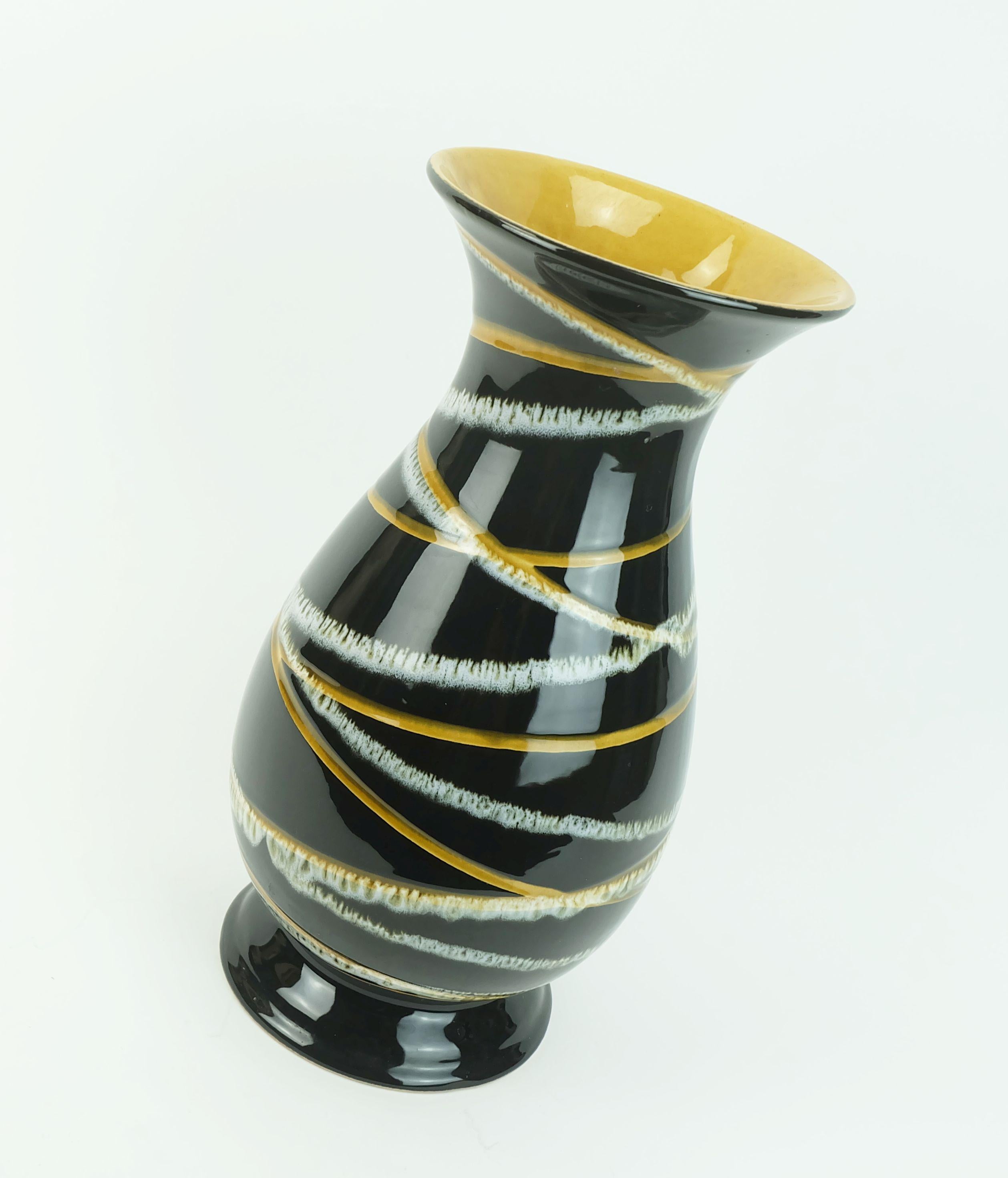 Mid-Century Modern VASE ouest-allemand des années 1950 scheurich model 215-33 stripe decor black ochre and white en vente