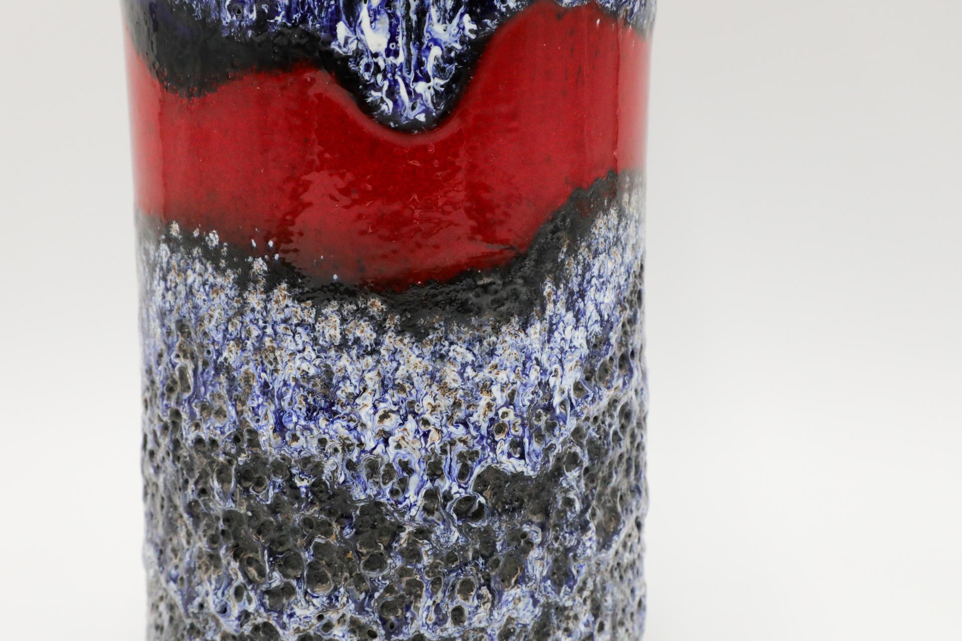 Vase en céramique émaillée bleu et gris avec rayure rouge d'Allemagne de l'Ouest en vente 5
