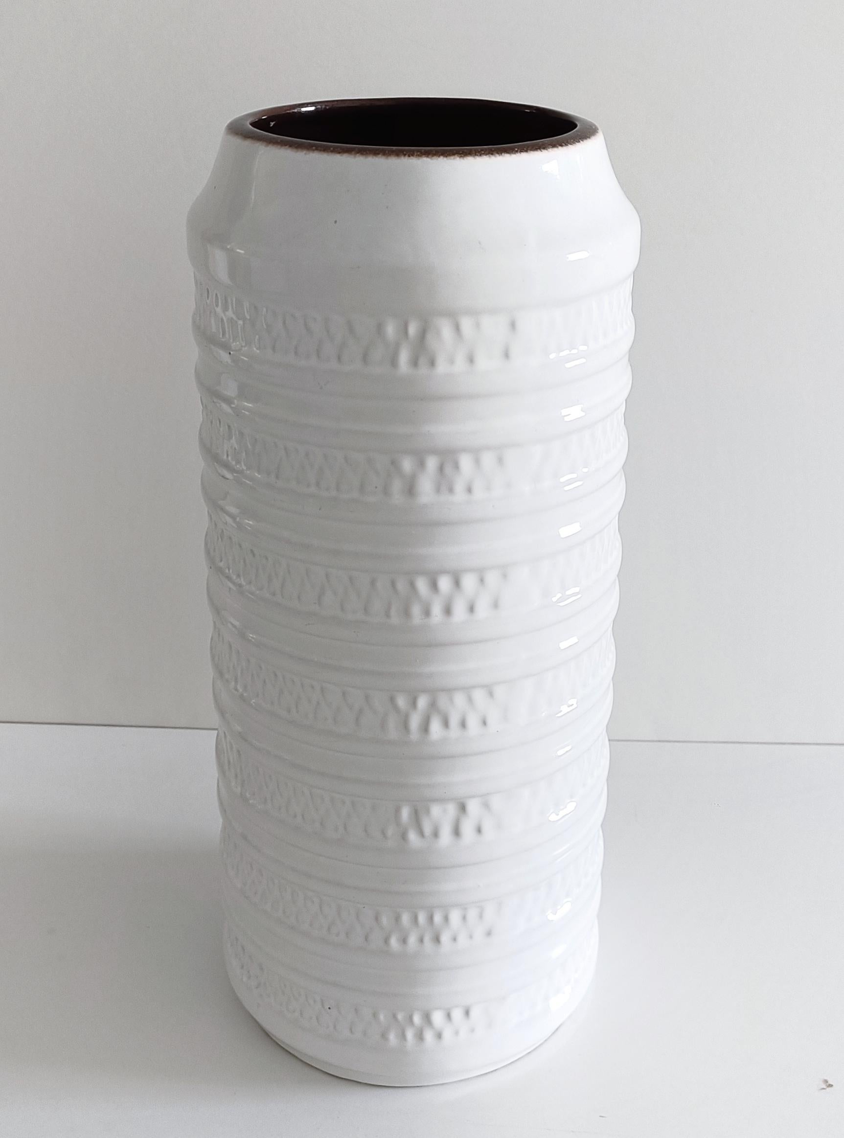 West German Carstens Tonnieshof White Glaze Ceramic Vintage Vase, 1960s In Good Condition In Valencia, VC