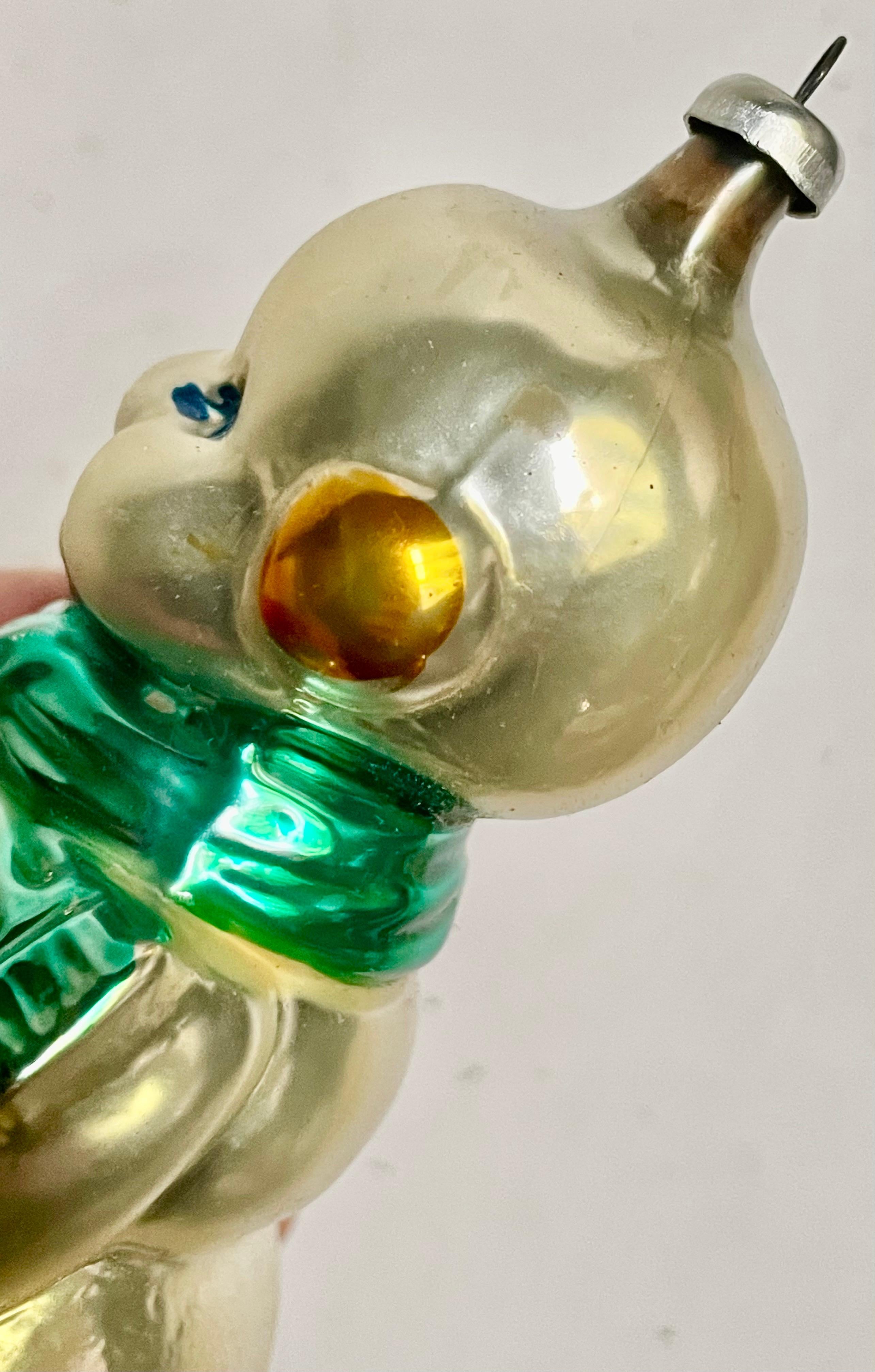 Arte popolare Ornamento per albero di Natale in vetro soffiato a mano della Germania Occidentale con pupazzo di neve Greene & Greene in vendita