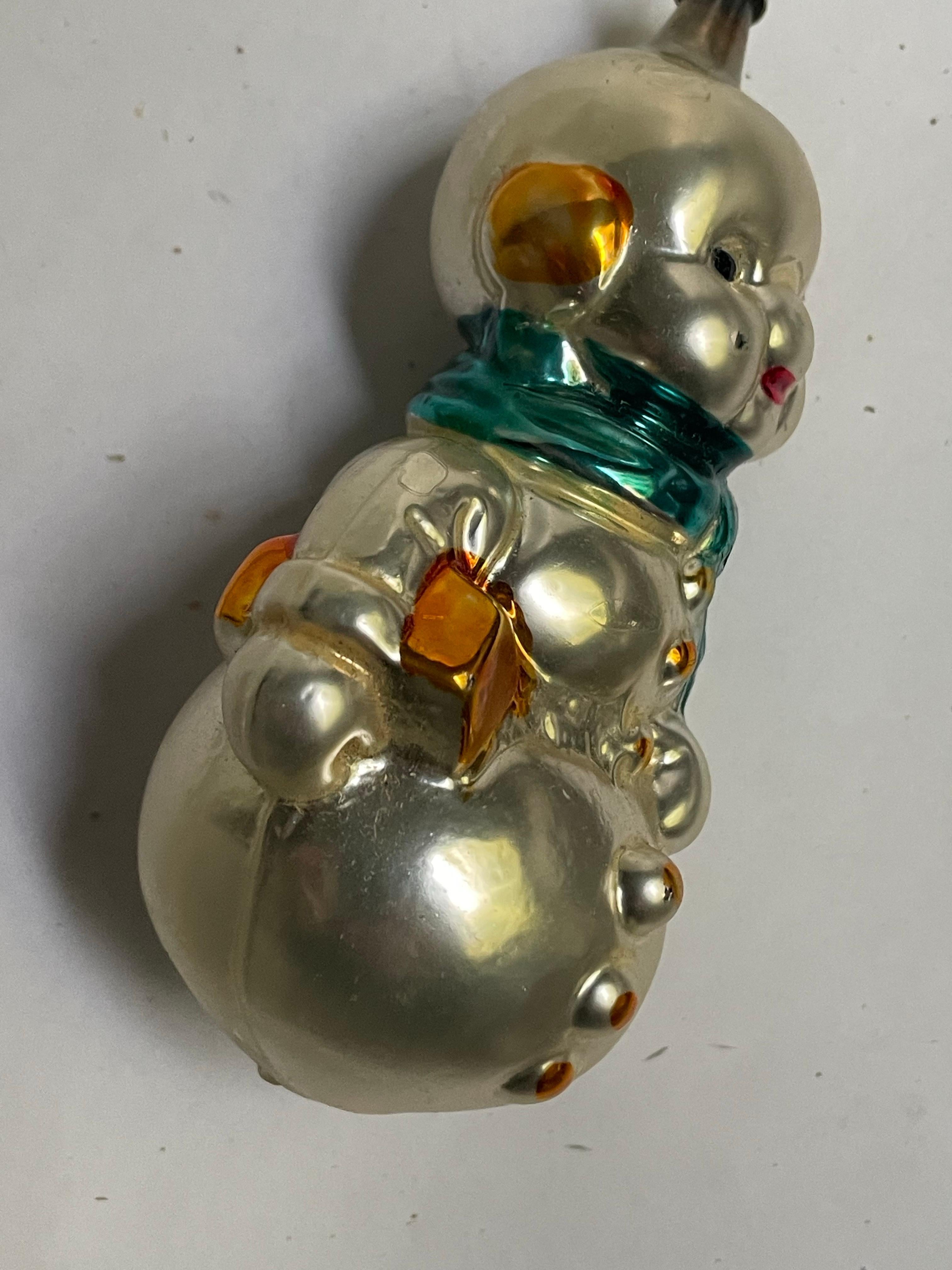 Vetro soffiato Ornamento per albero di Natale in vetro soffiato a mano della Germania Occidentale con pupazzo di neve Greene & Greene in vendita