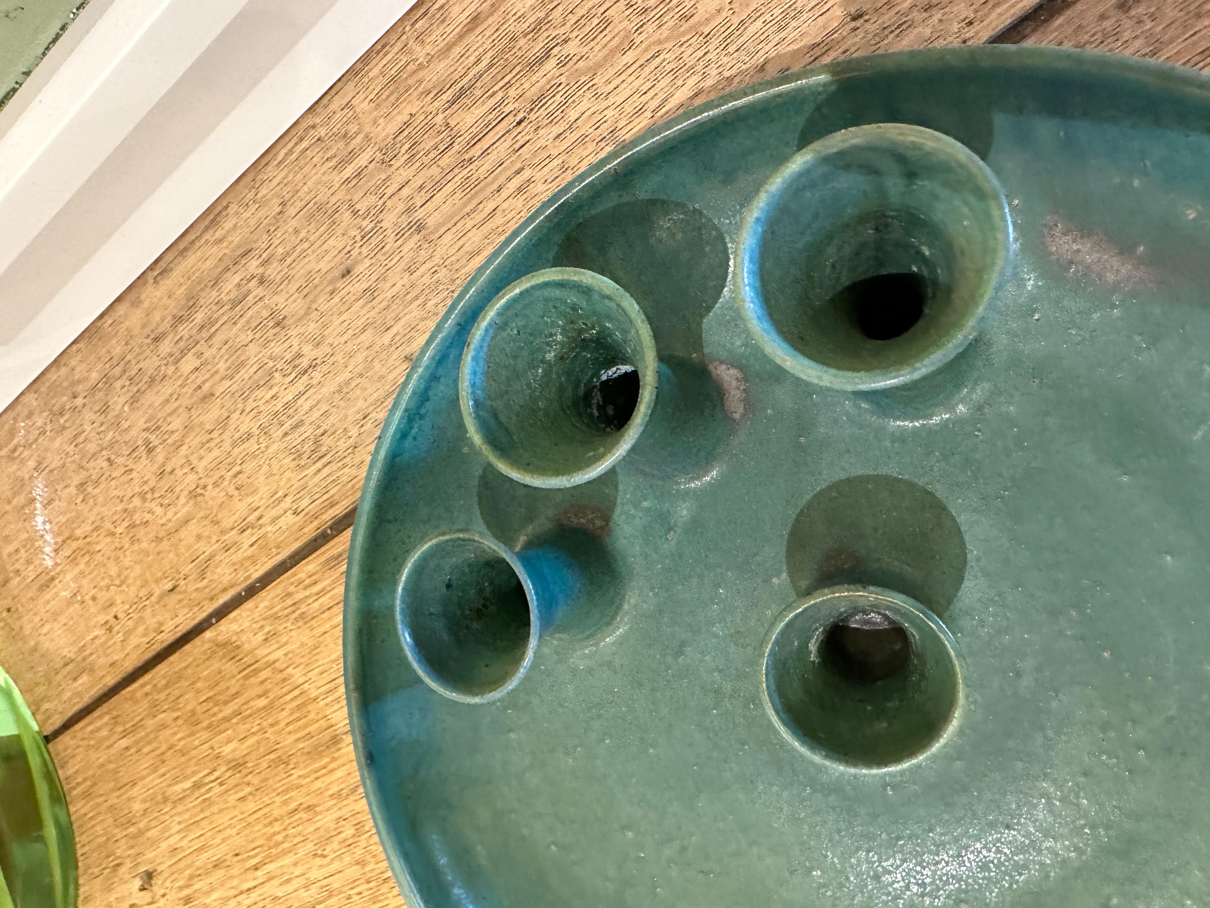 West German Pottery Knospe Vase/Schale mattgrün (Töpferwaren) im Angebot