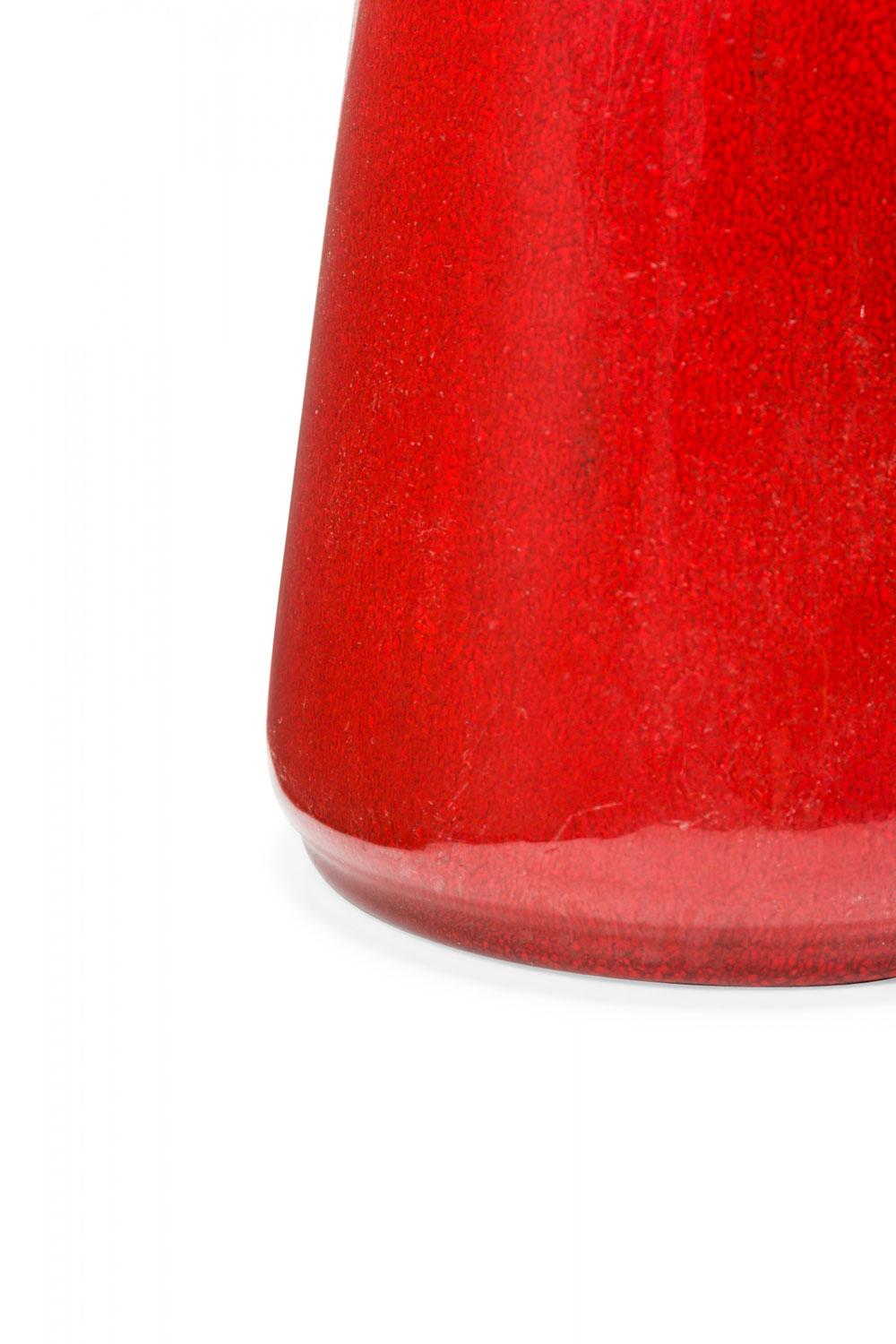 Tedesco West German Mid-Century Red Hourglass Form Ceramic Vase in vendita