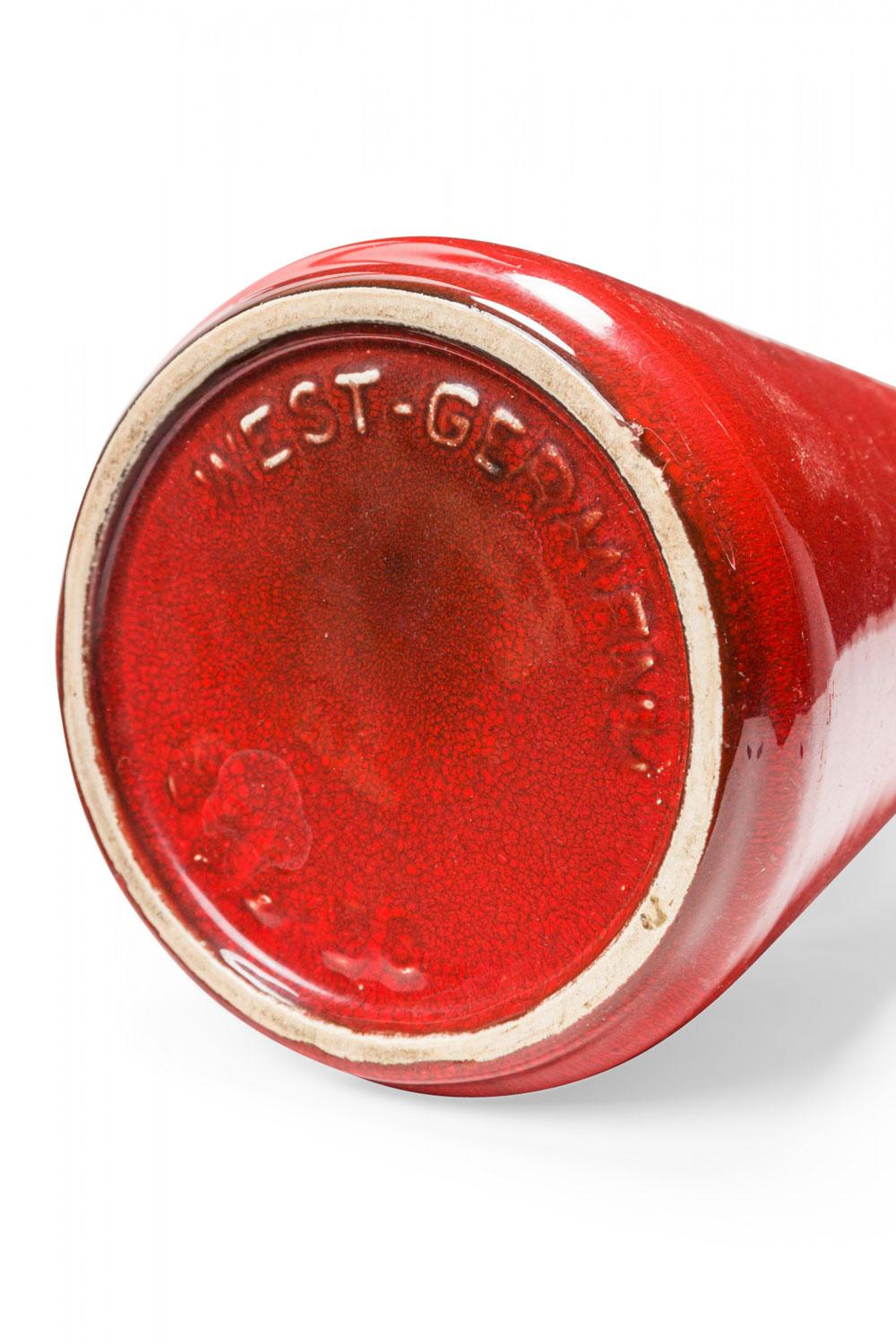 West German Mid-Century Red Hourglass Form Ceramic Vase In condizioni buone in vendita a Queens, NY