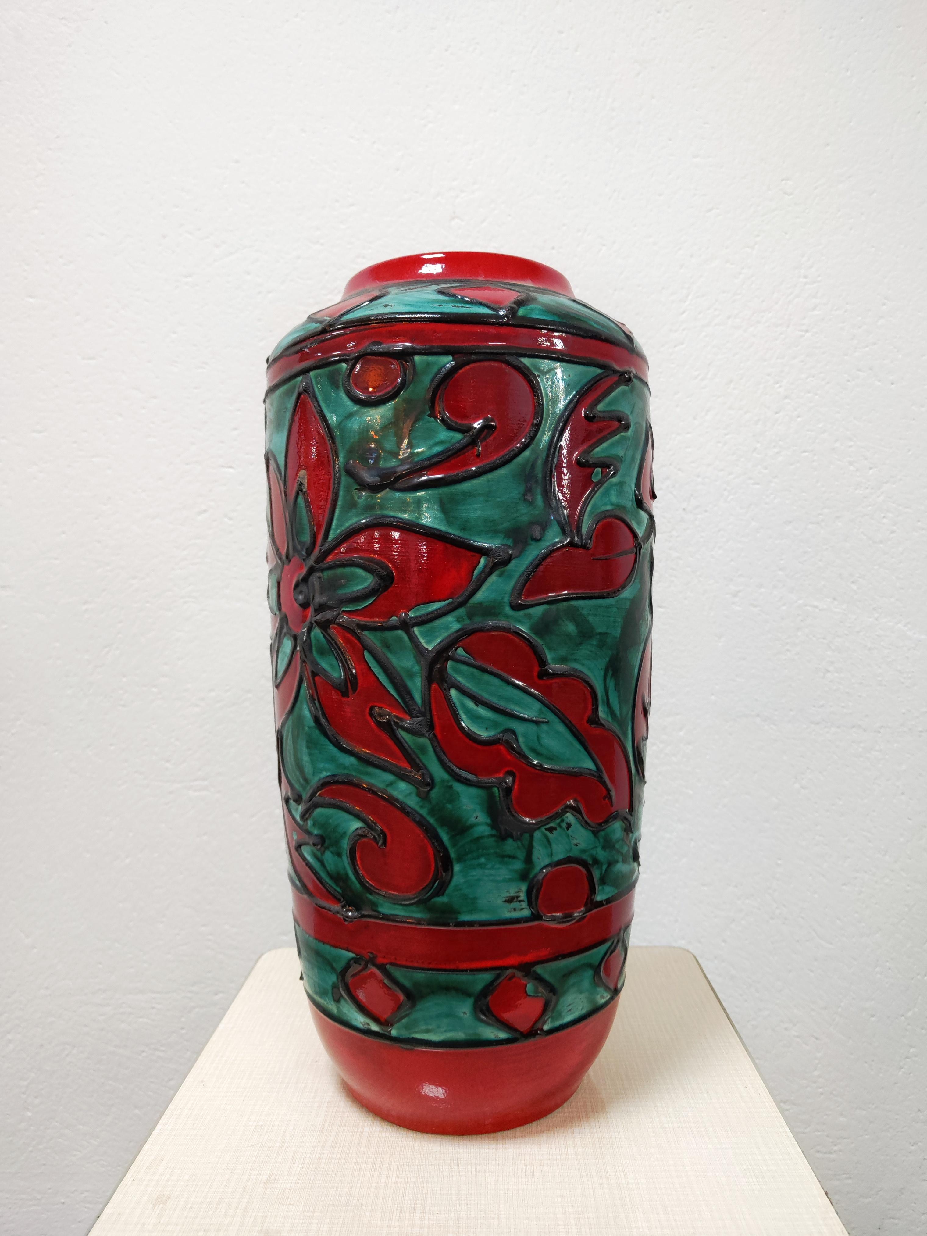 Allemand Vase de sol en poterie de l'Allemagne de l'Ouest rouge et verte par Scheurich, Allemagne, années 1960 en vente